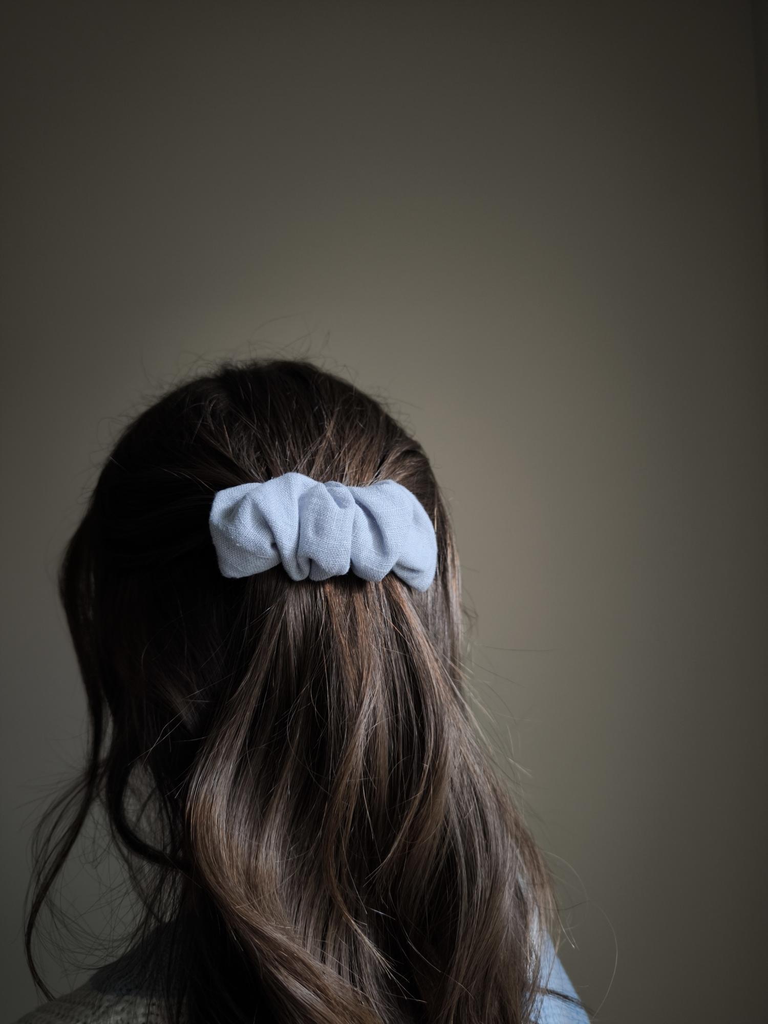 Lininis plaukų segtukas „Ice blue“
