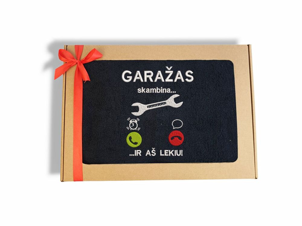 Siuvinėtas rankšluostis „Garažas skambina...“