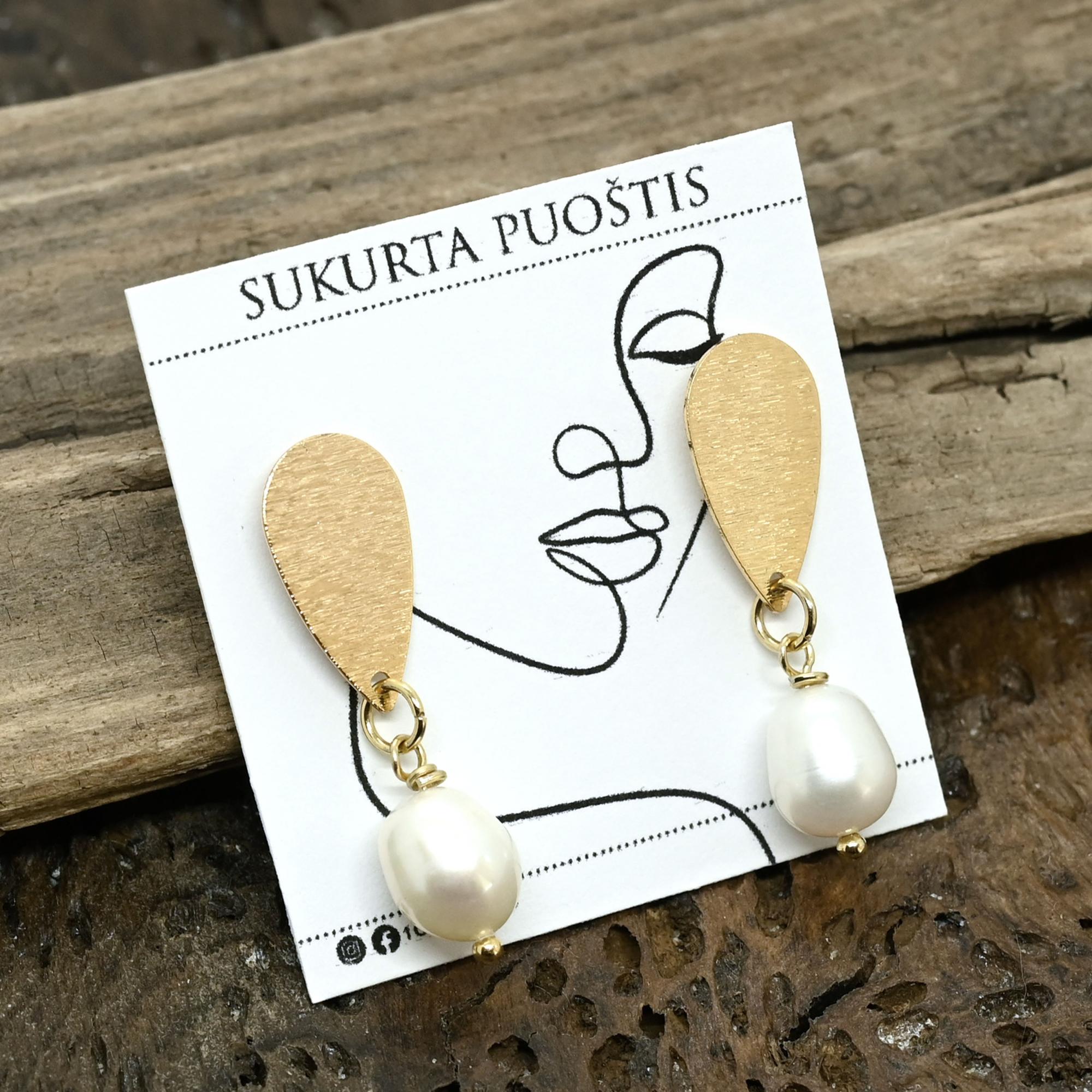 Auksuoti auskarai su perlais