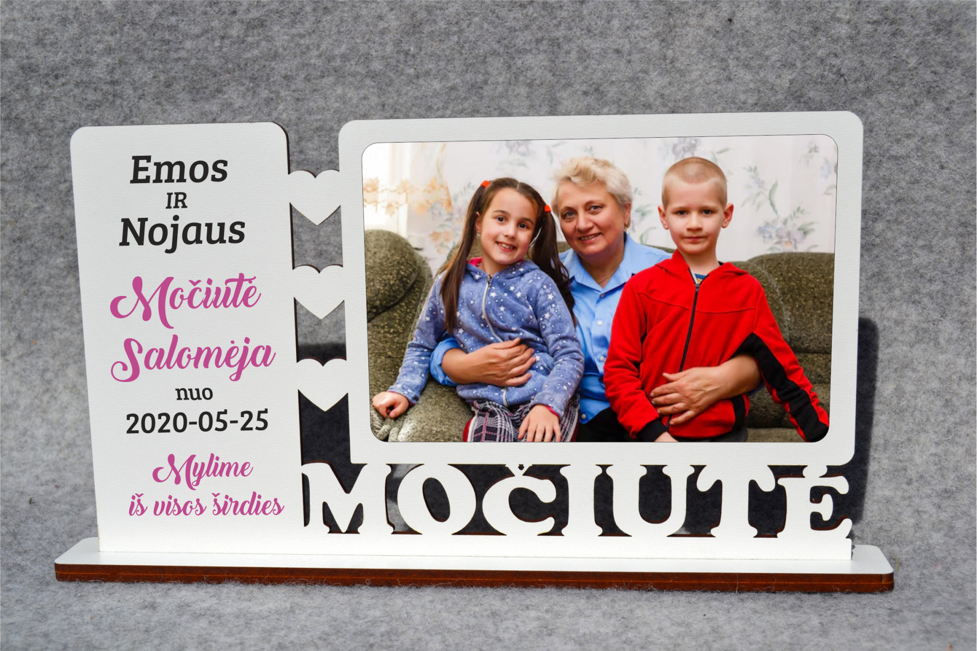 Spalvotas rėmelis „Močiutė” su atspausdinta nuotrauka