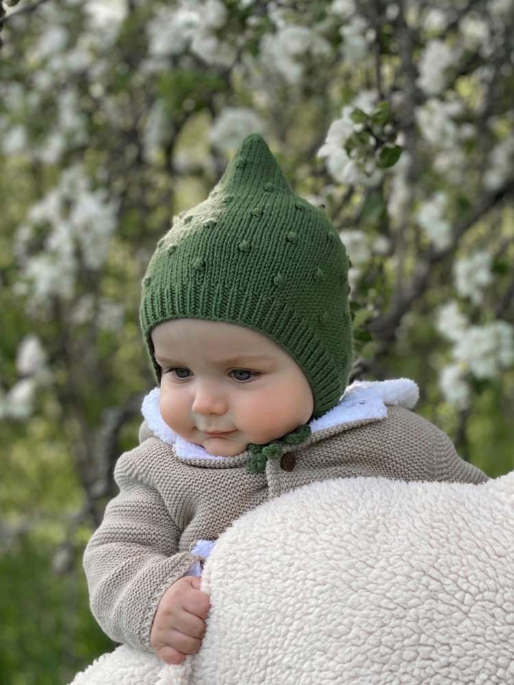 „Nykštukų“ kolekcija. Įvairių dydžių, spalvų kepurės ir movos komplektai. Žiemos sezono iš Merino vilnos.