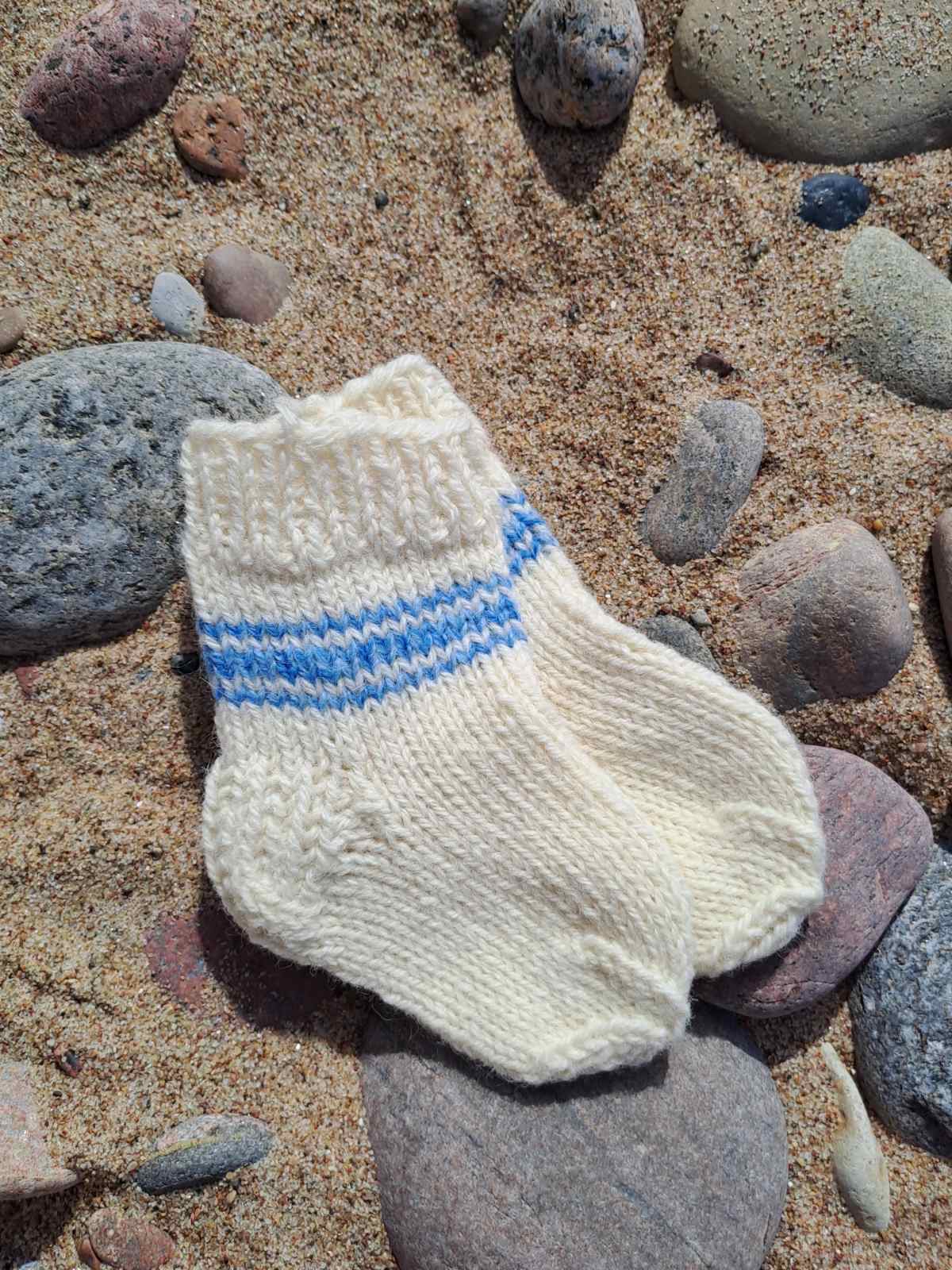 Megztos merino vilnos naujagimio-kūdikio kojinytės GP-1354