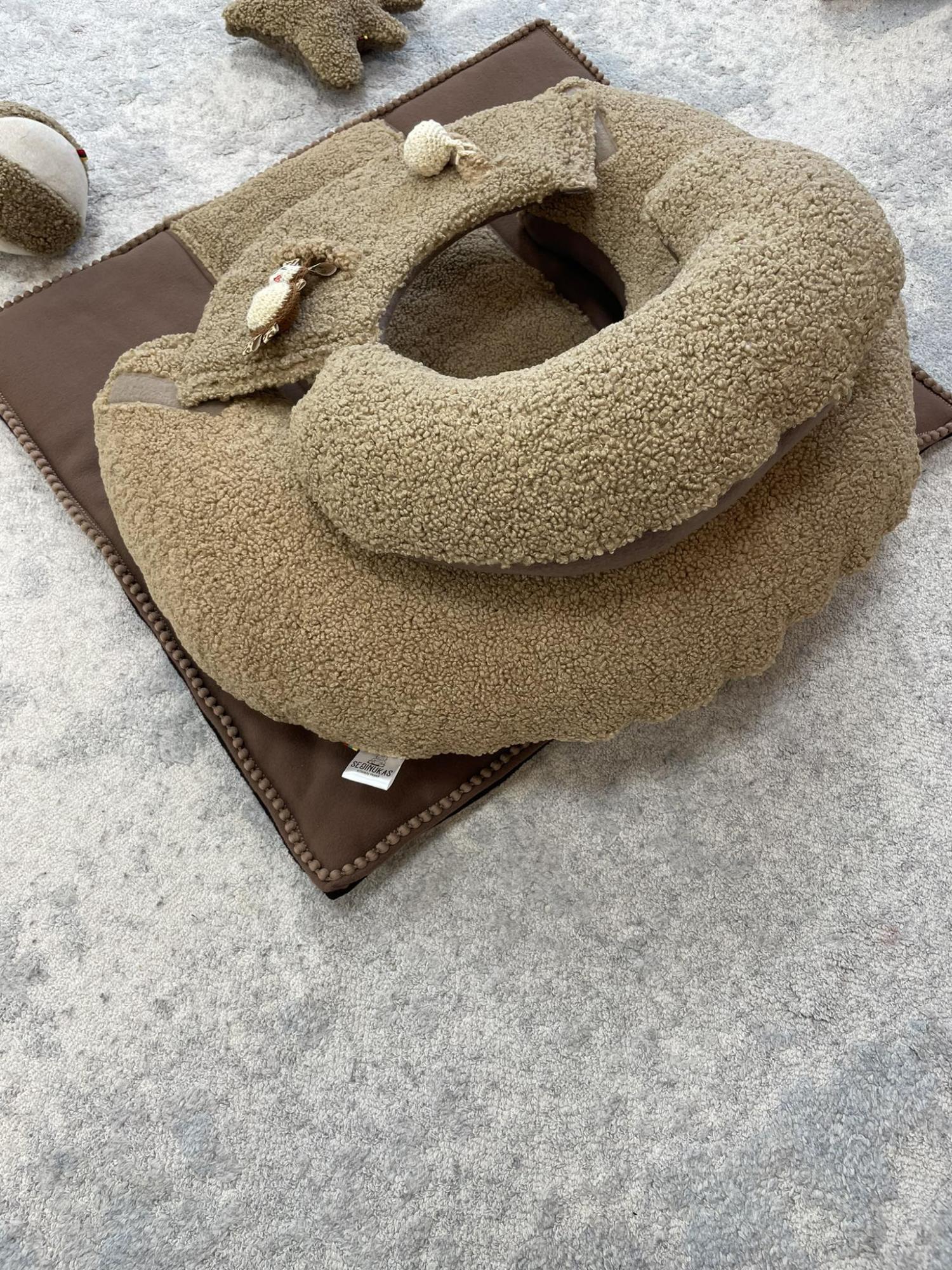 SĖDINUKAS su pailgu kilimėliu ,,TEDDY ŠOKOLADAS,,