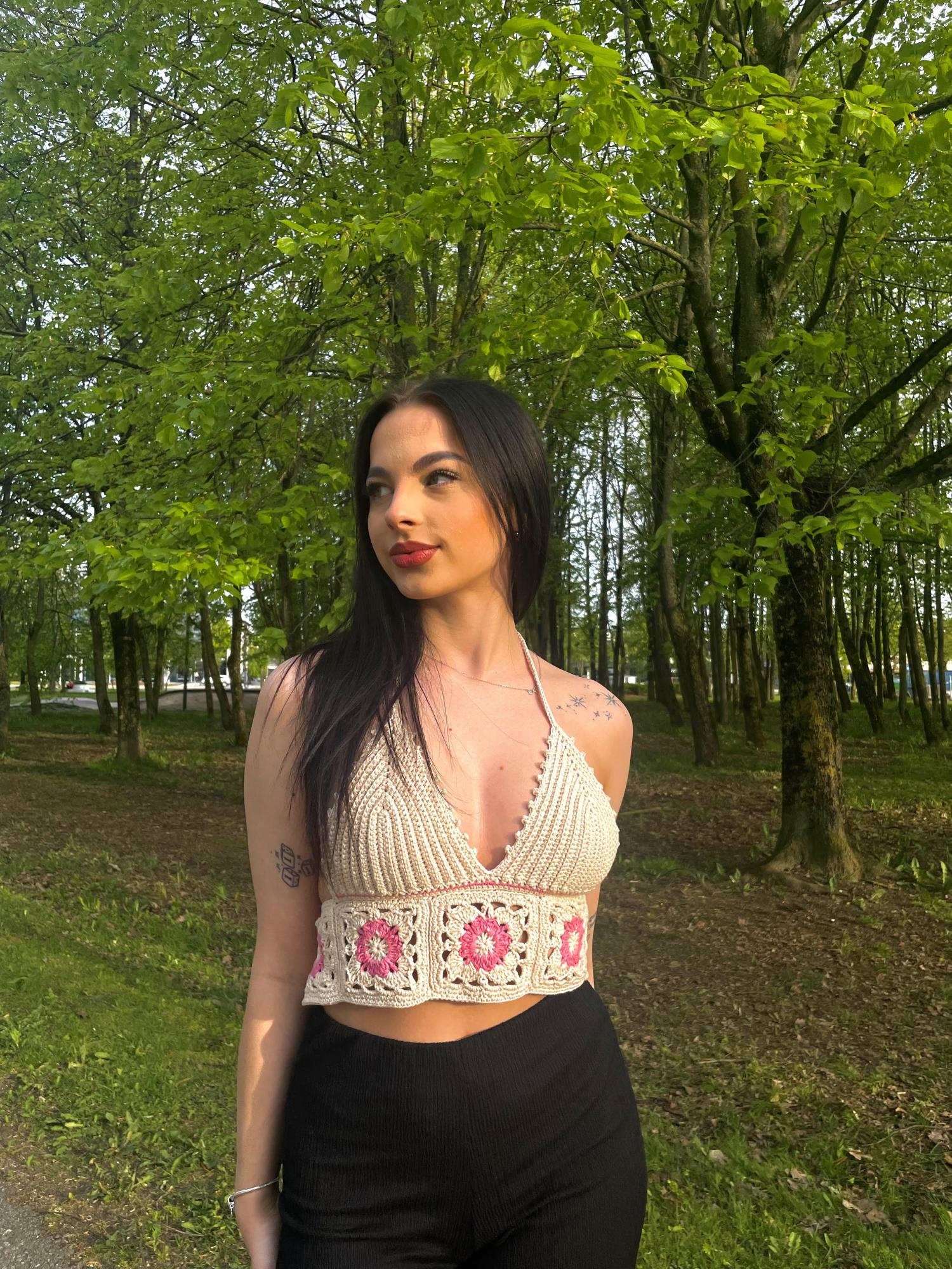 Crop top rankų darbo trumpa palaidinė