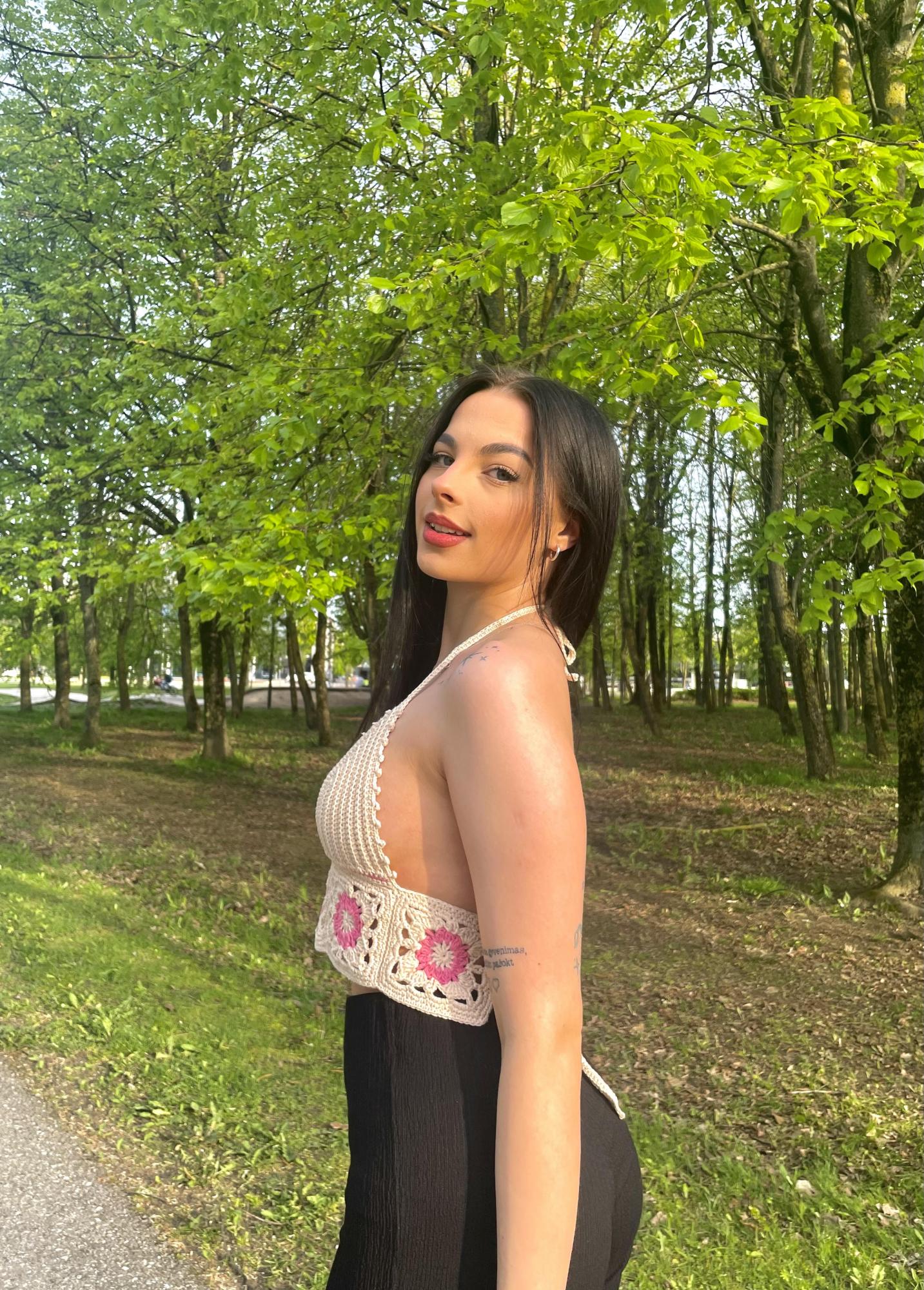 Crop top rankų darbo trumpa palaidinė