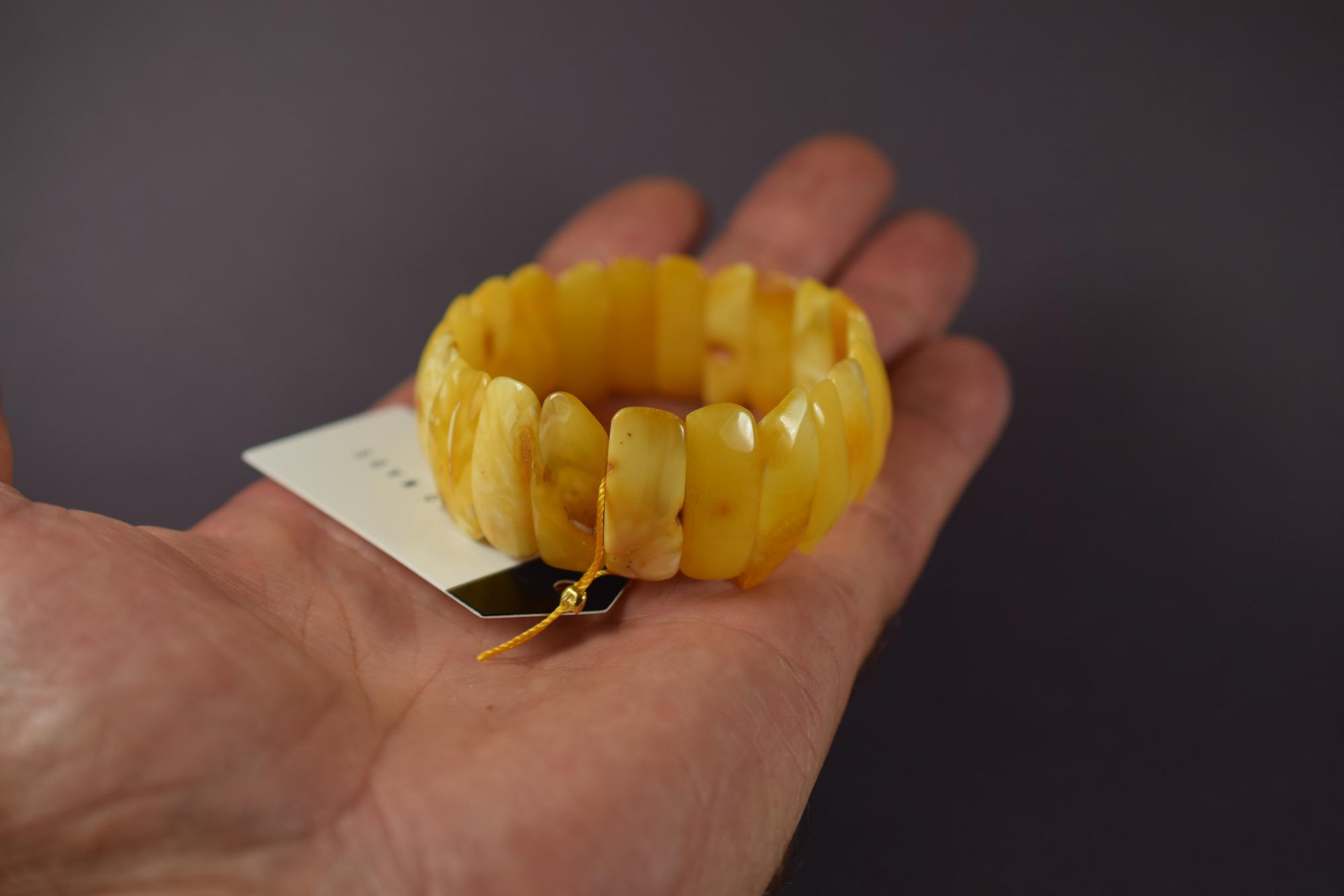 Gintarinė apyrankė sviesto spalvos GA0001