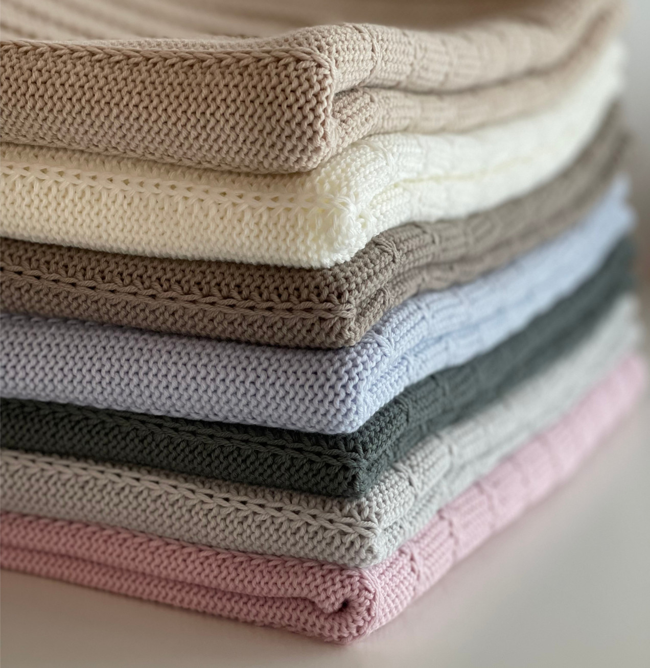Merino vilnos pledukas „Minimalistinis pieno baltumo“