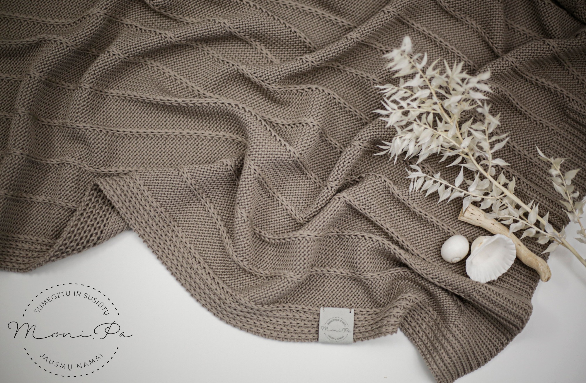 Merino vilnos pledukas „Minimalistinis kakavinis“