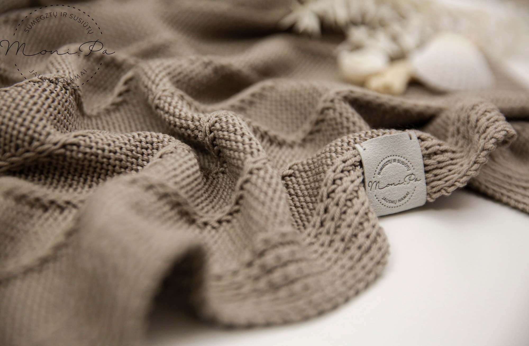 Merino vilnos pledukas „Minimalistinis kakavinis“