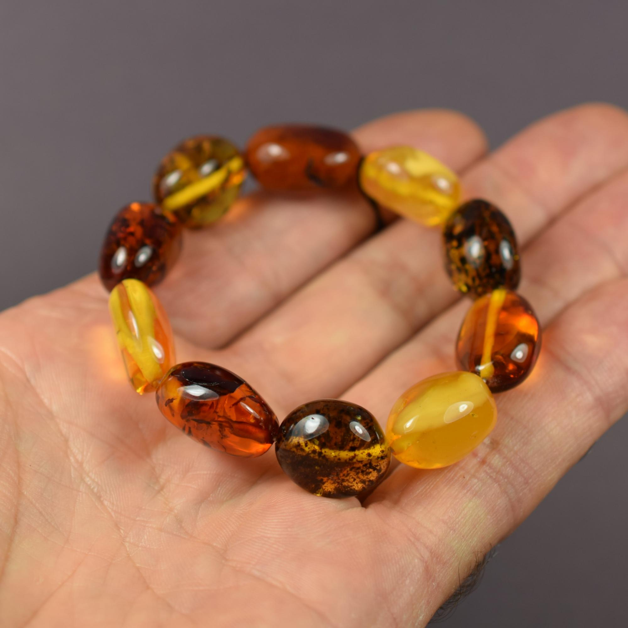 Gintarinė apyrankė iš įvairiaspalvio gintaro AB0149
