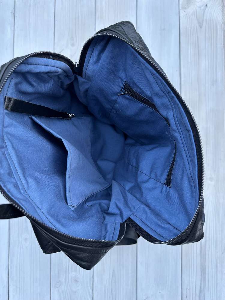 Natūralios odos talpi kuprinė