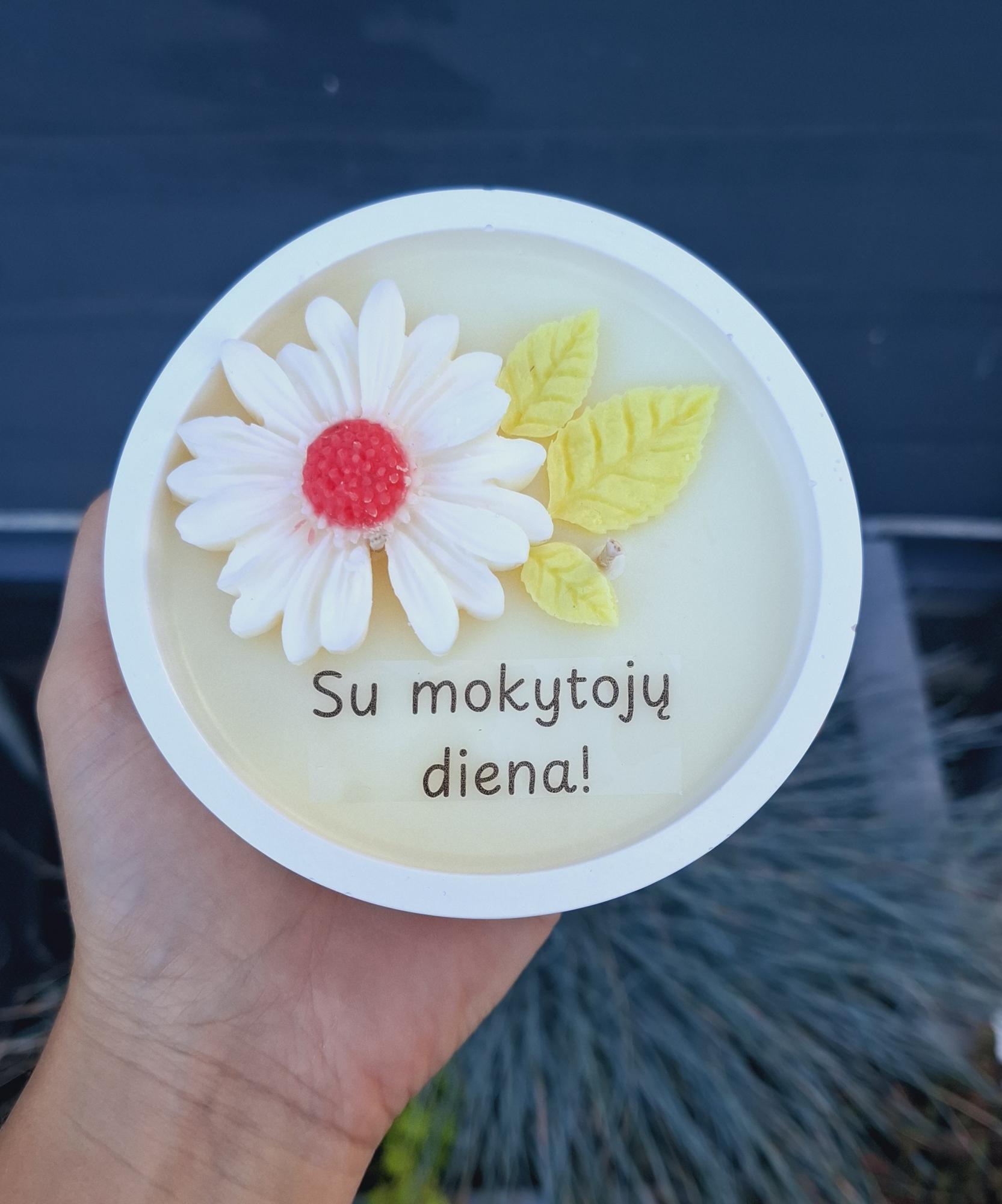 Rankų darbo žvakė ramunė mokytojų dienai