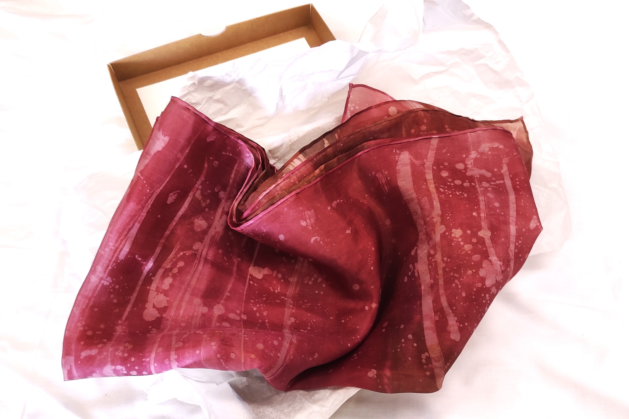 BORDO Burgundy Rauduonas Moteriškas šilkinis šalikas Dovana JAI  - Prabangus šilko šalikas - Šilko aksesuaras