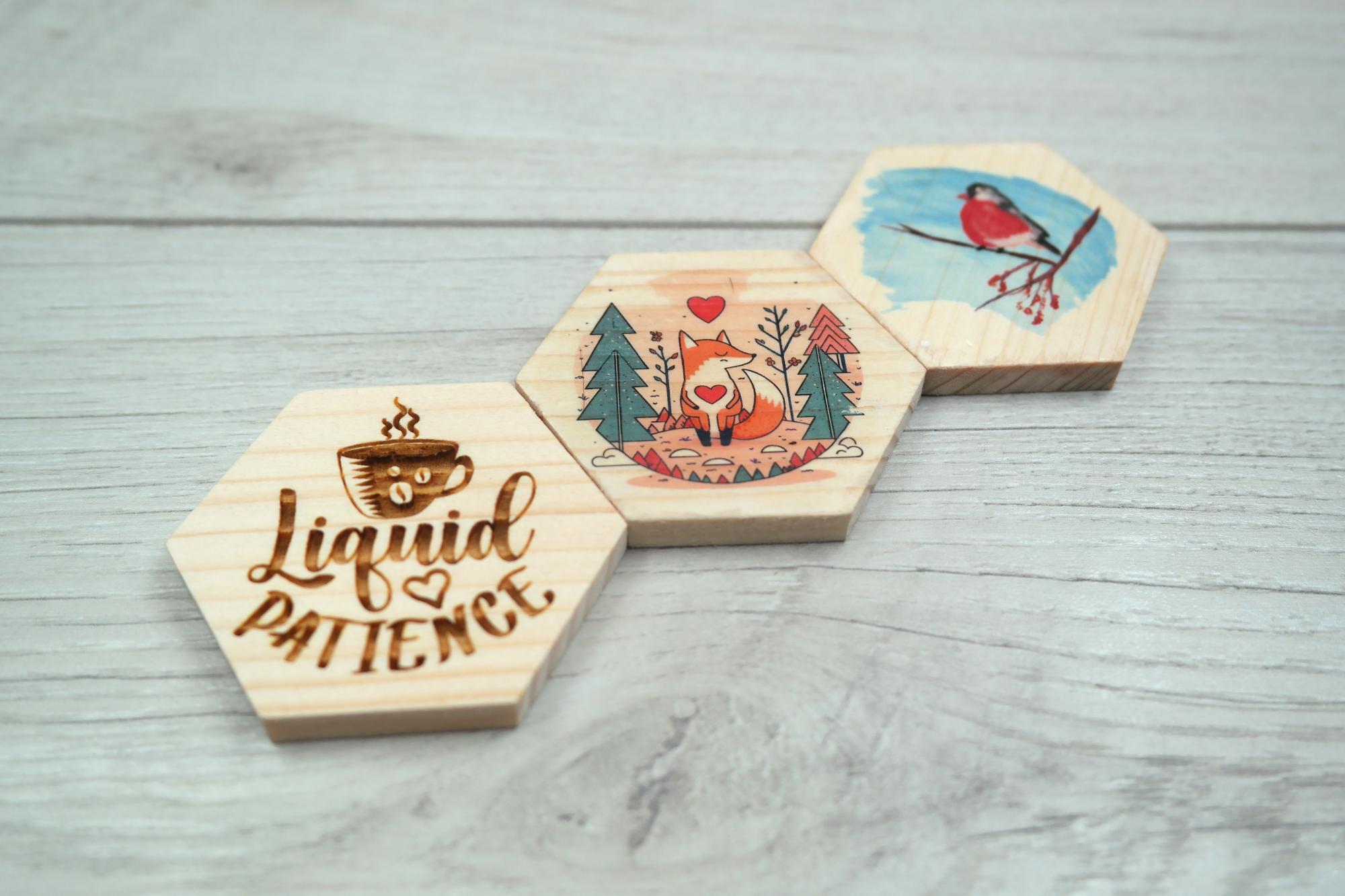 Šiašiakampiai pušies magnetukai 55x47mm