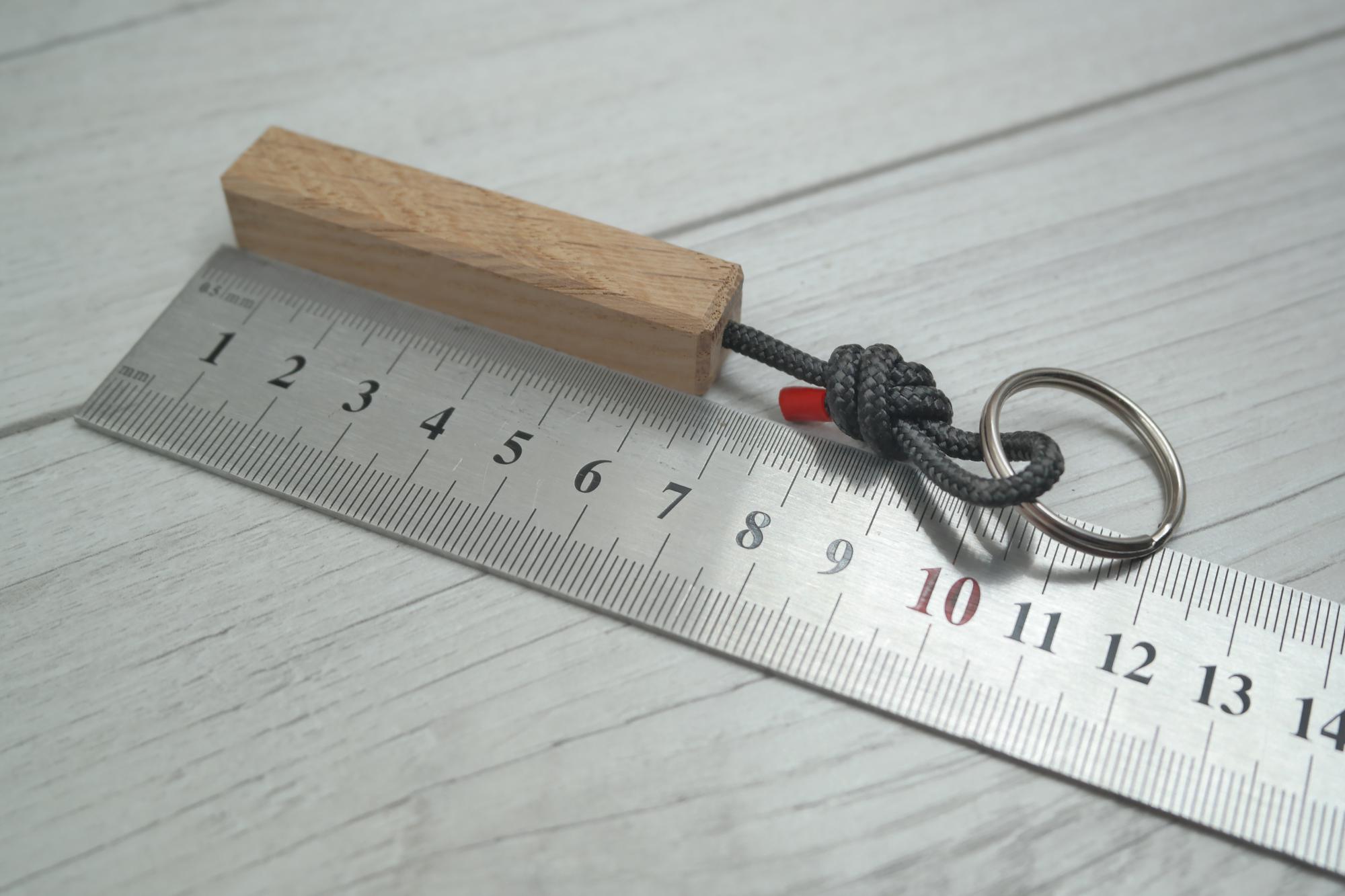 Ąžuoliniai pakabukai 65x13x13mm