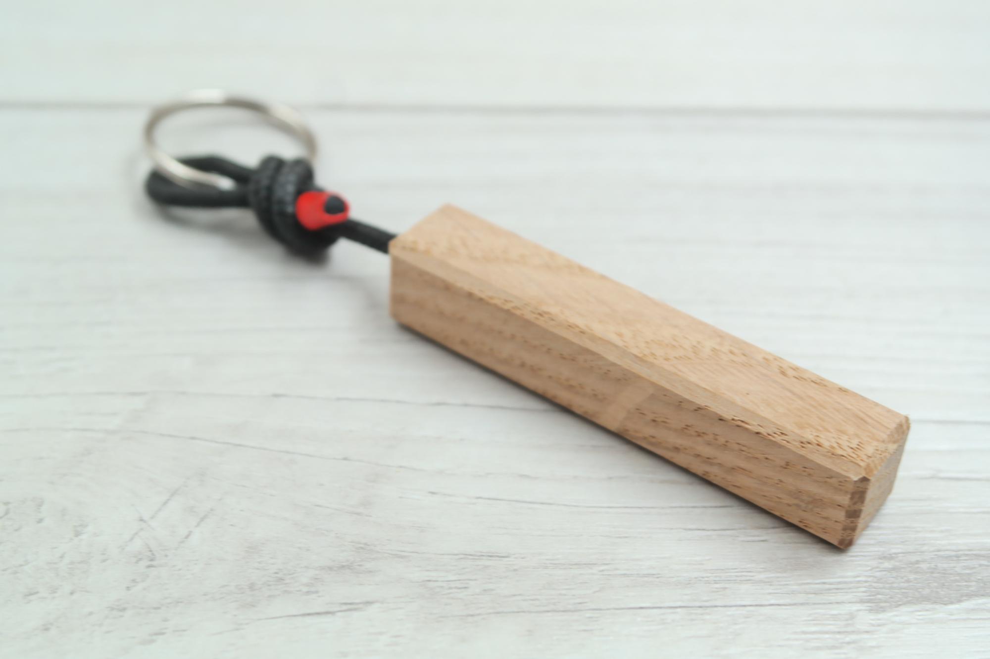 Ąžuoliniai pakabukai 65x13x13mm