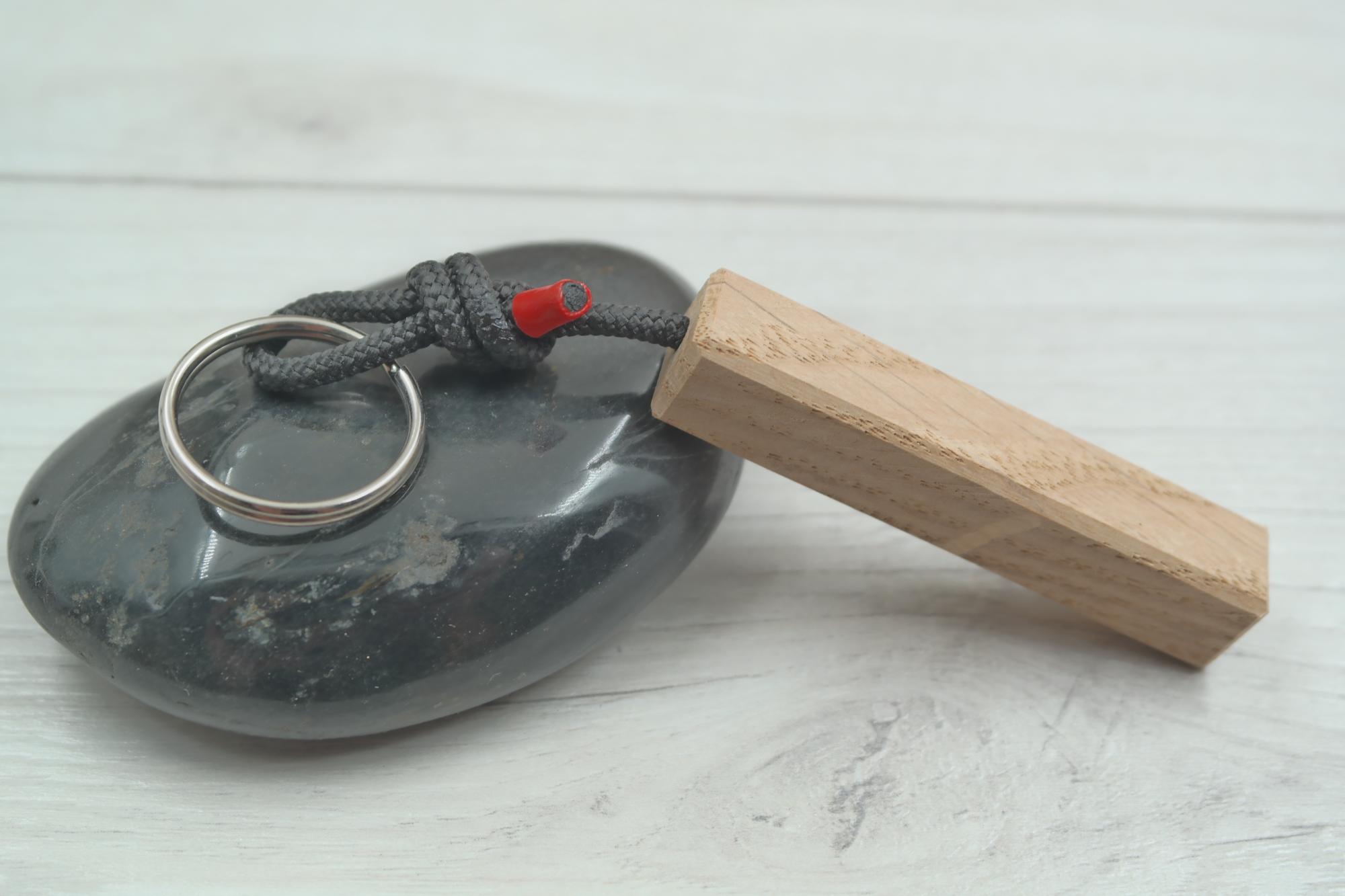 Ąžuoliniai pakabukai 65x13x13mm