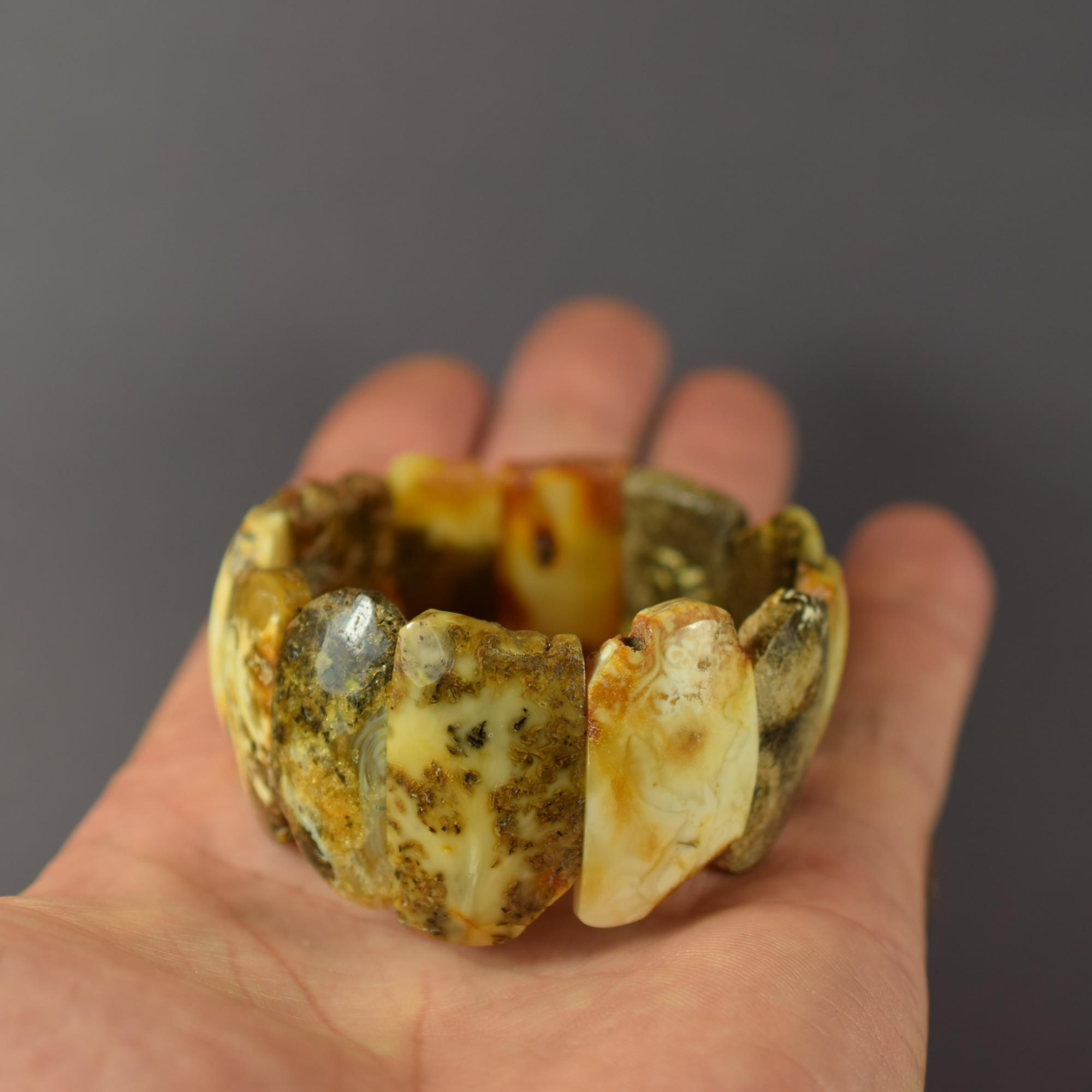 Apyrankė iš naturalių gintaro gabaliukų GA0004