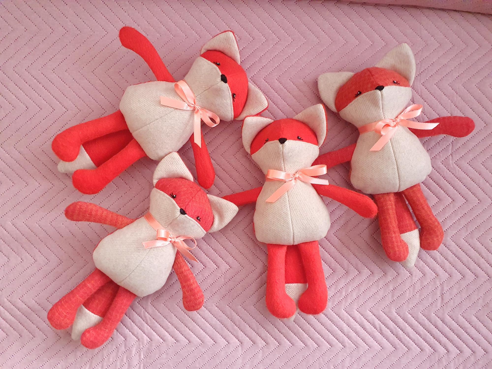 Lapė rankų darbo siuvimo, ūgis 28 cm