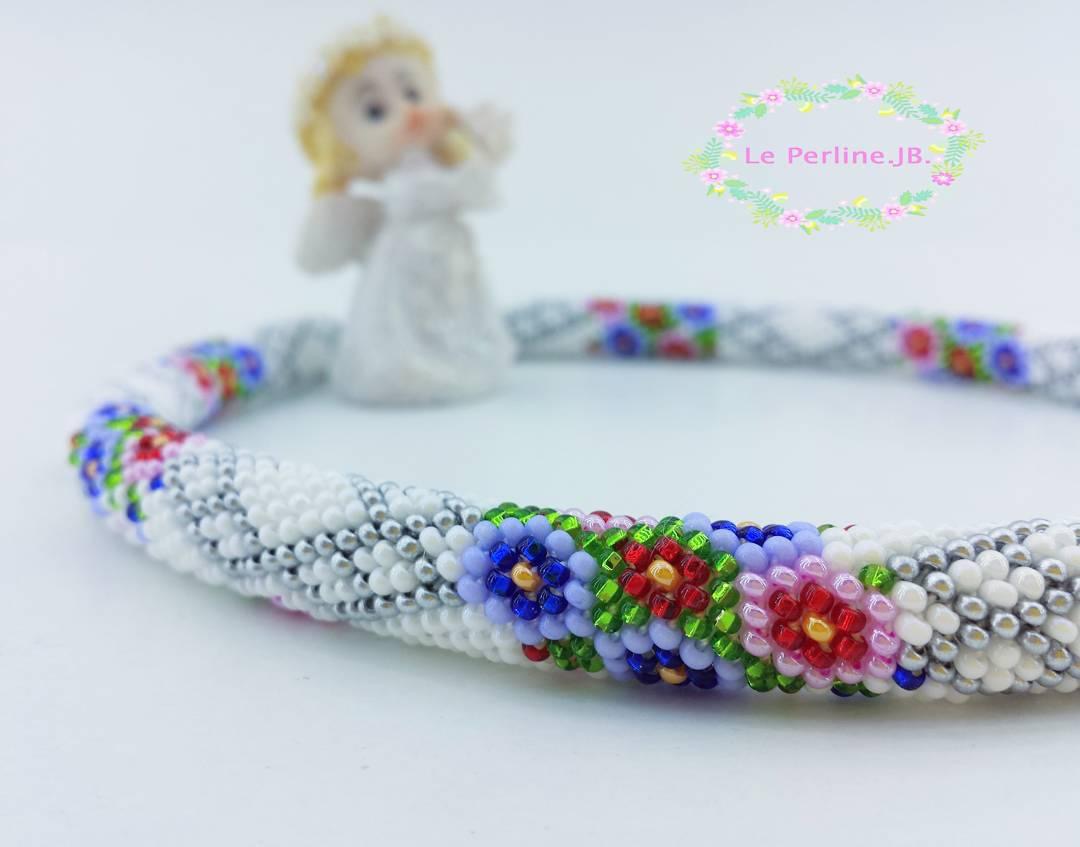 Kaklo papuošalas „White“