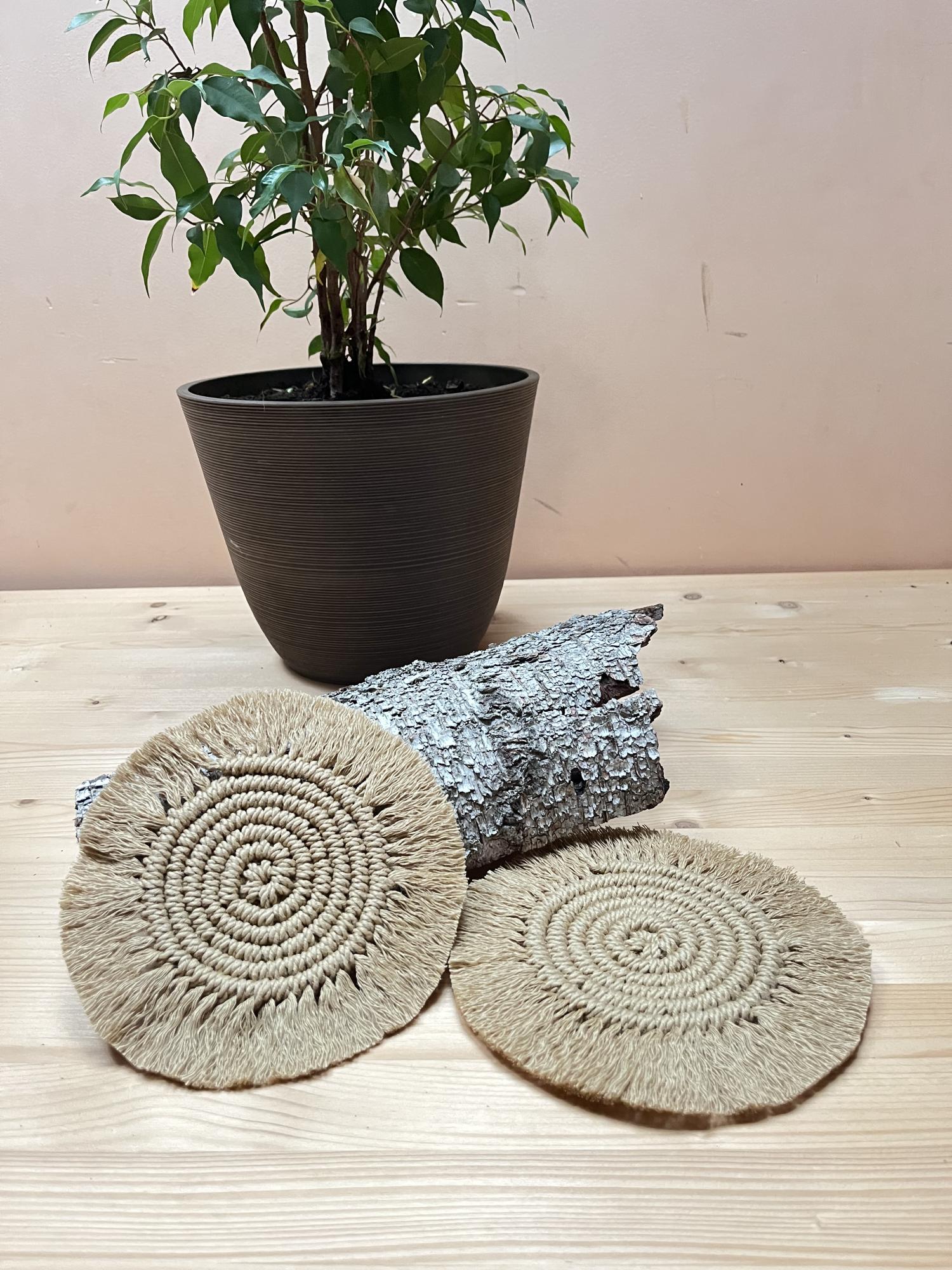 Boho stiliaus macrame padėkliukai jūsų kavos ritualui