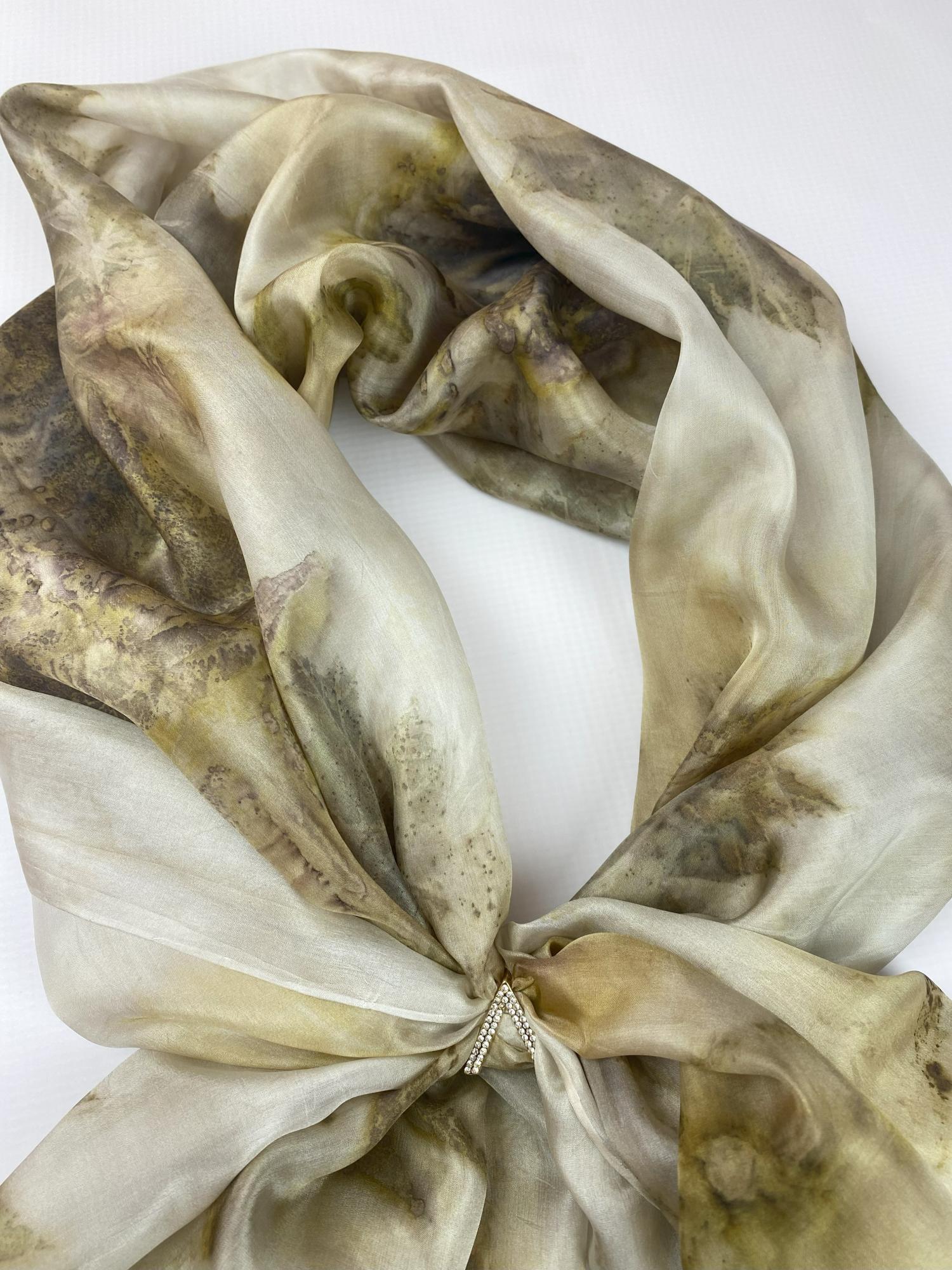 Rankų darbo šilkinis šalis „Gamtos elegancija“