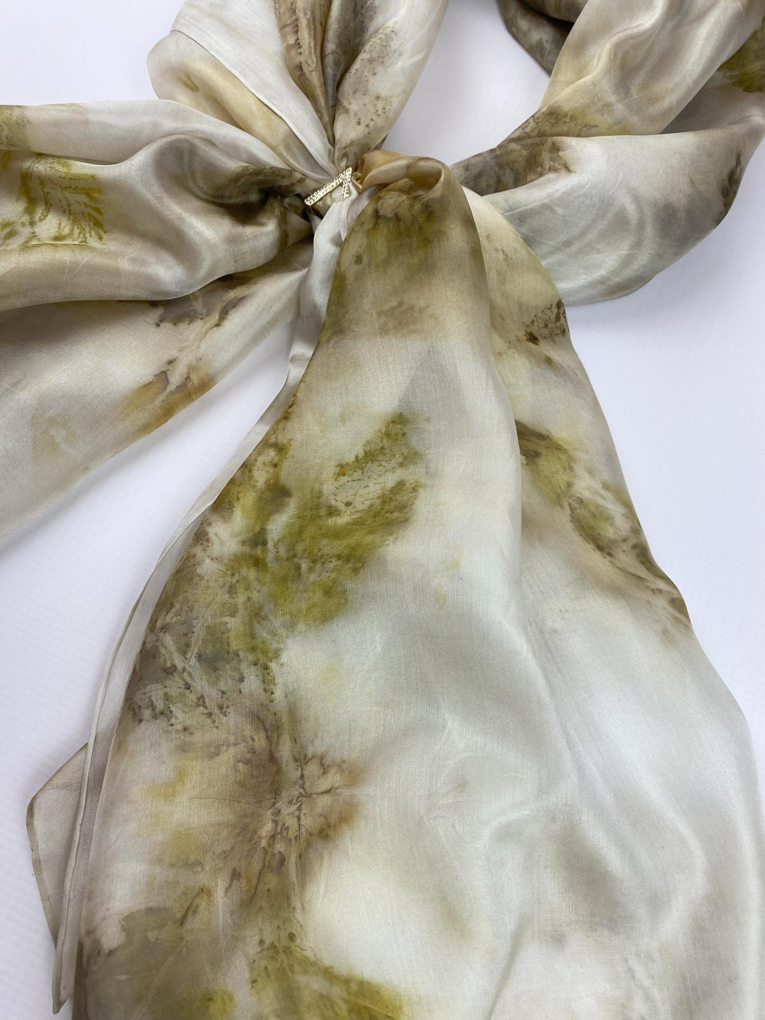 Rankų darbo šilkinis šalis „Gamtos elegancija“
