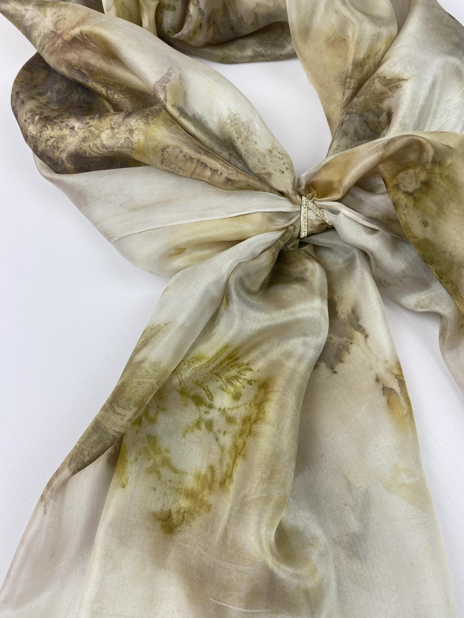 Rankų darbo šilkinis šalis „Gamtos elegancija“