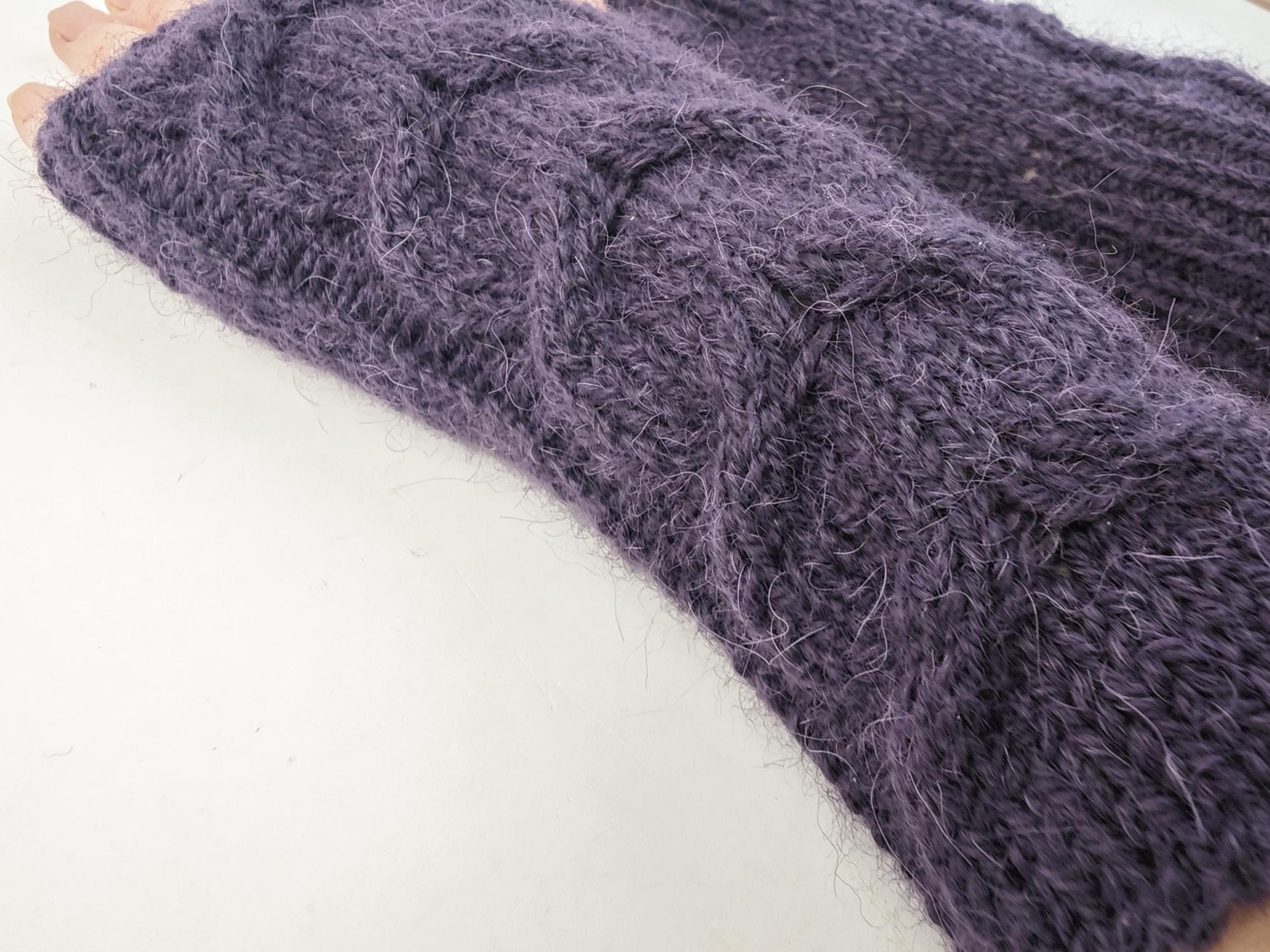 Rankų darbo riešinės su nykščio dalimi – tamsi violetinė