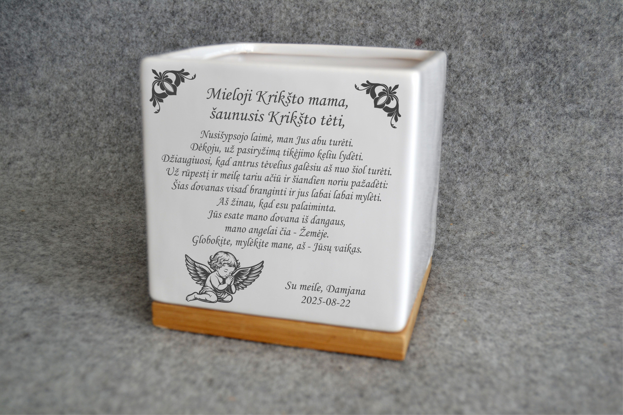 Vazonėlis „Besimeldžiantis angeliukas”
