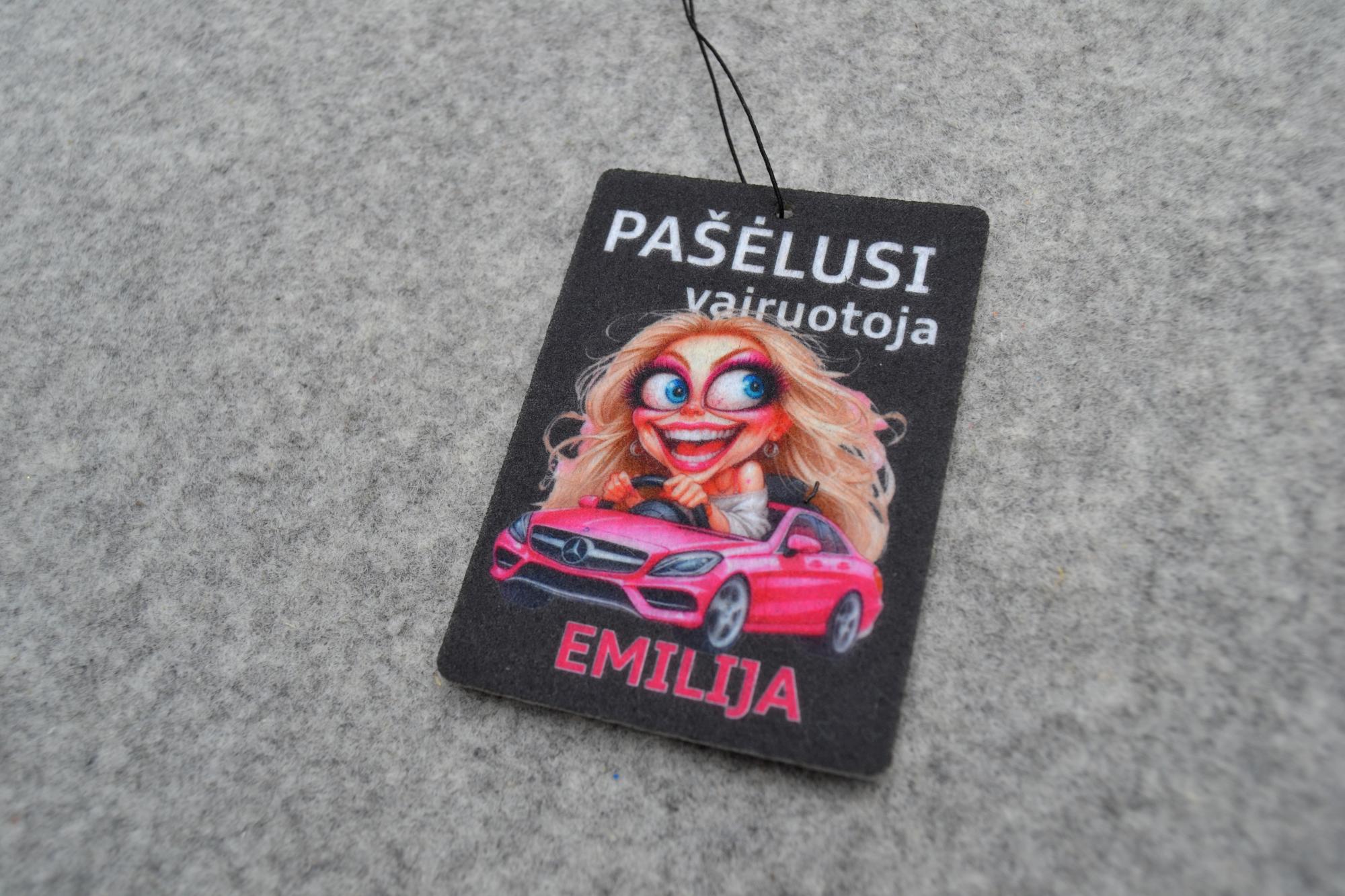 Automobilio kvapukas „Pašėlusi blondinė”