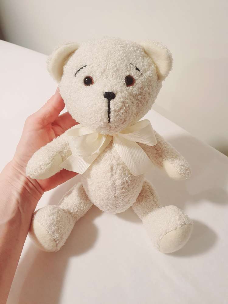 Meškiukas, siūtas iš Bukle  audinio, ūgis 30 cm