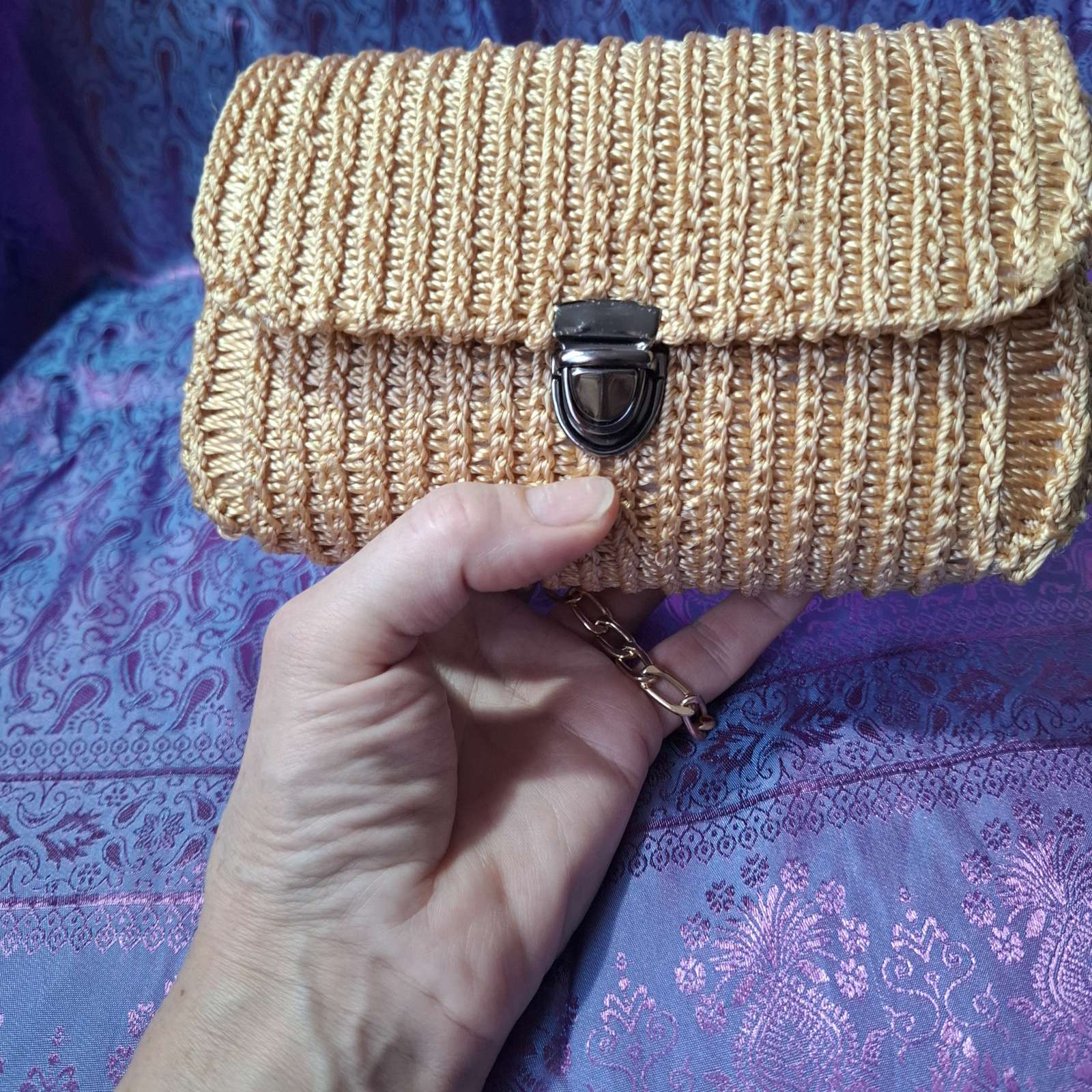 Nerta mini rankinė