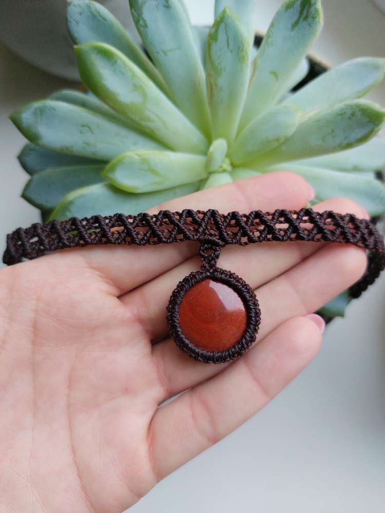 Macrame čokeris su Jaspio akmeniu