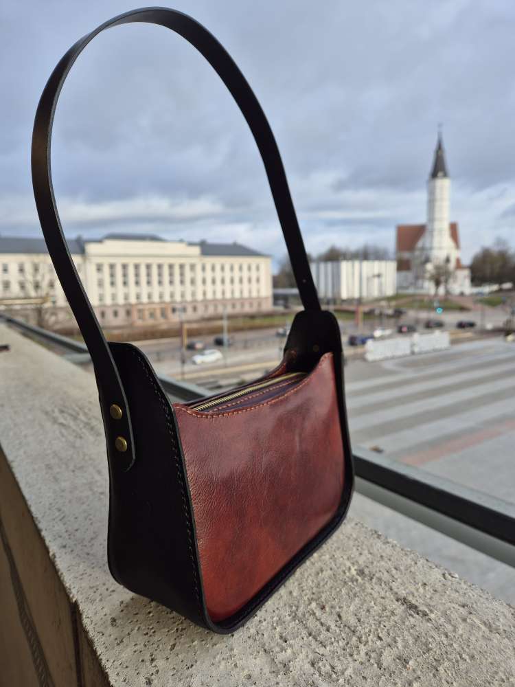 Natūralios odos rankinė