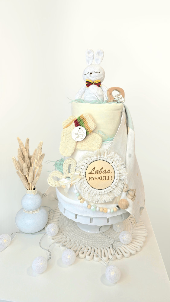 Tautinis sauskelnių tortas naujagimiui lietuviui