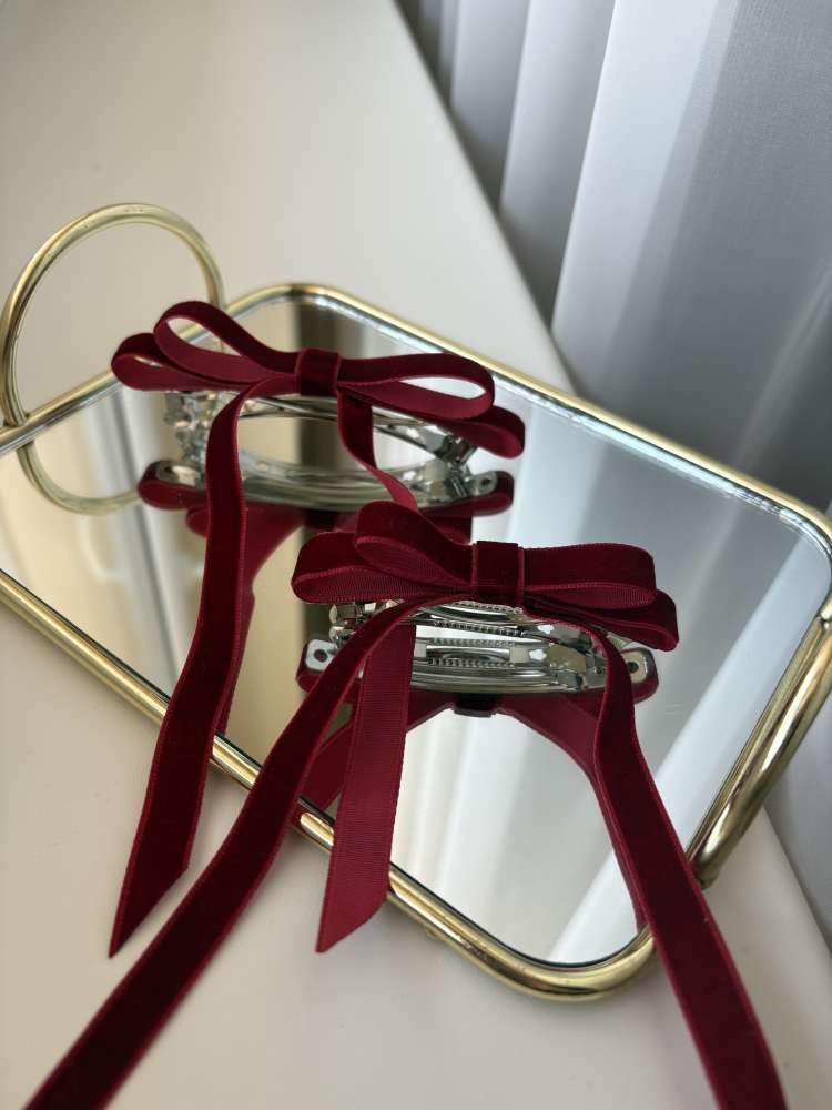 Veliūrinis bordo segtukas - kaspinukas