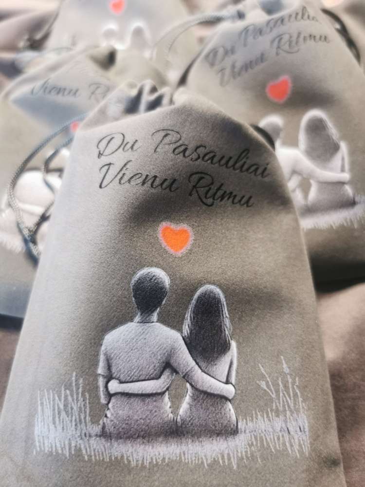 Kortos „Du pasauliai vienu ritmu”