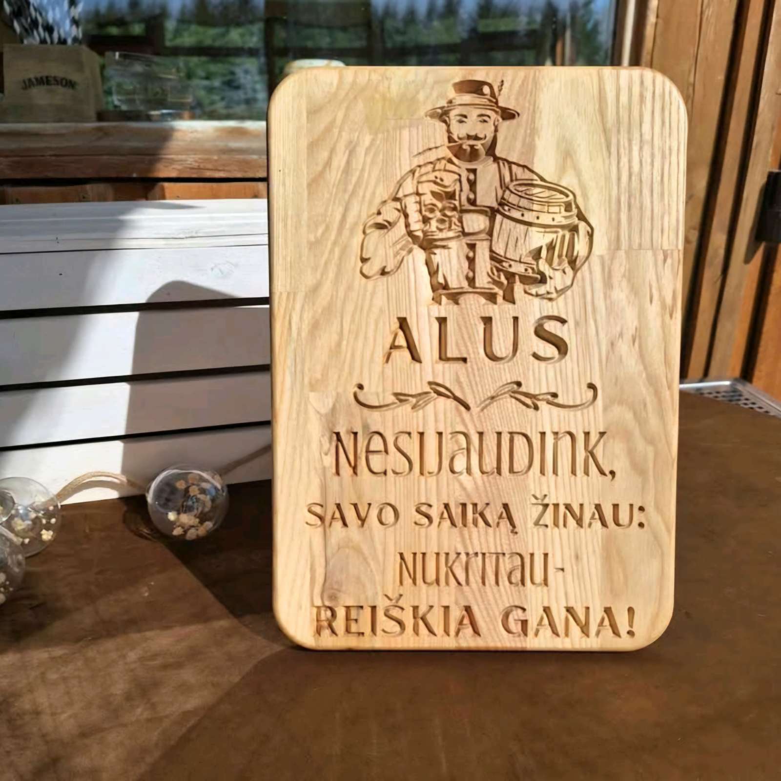 Stalo dekoracija: lentelė „Alaus stalui“
