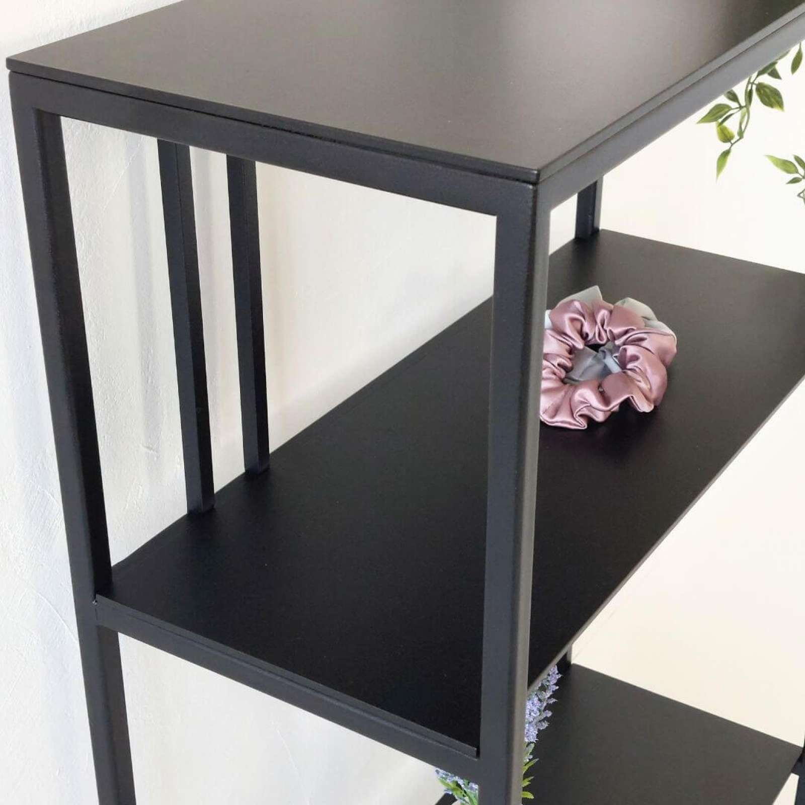 Minimalistinė konsolinė lentyna MODERNA-1