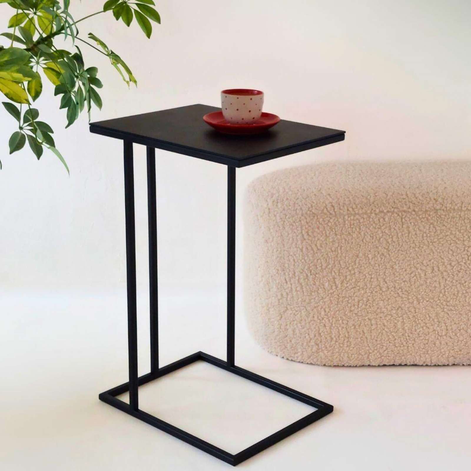 Minimalistinis šoninis staliukas SOLO-1