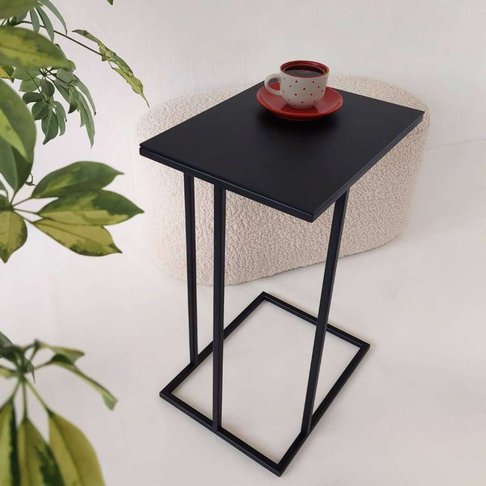 Minimalistinis šoninis staliukas SOLO-1