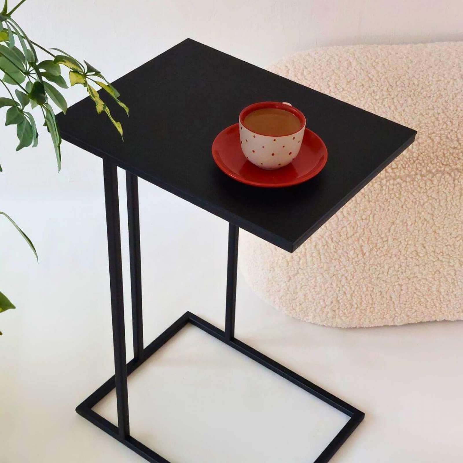 Minimalistinis šoninis staliukas SOLO-1
