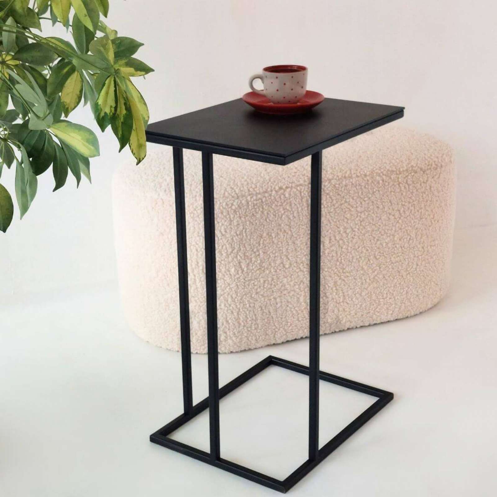 Minimalistinis šoninis staliukas SOLO-1