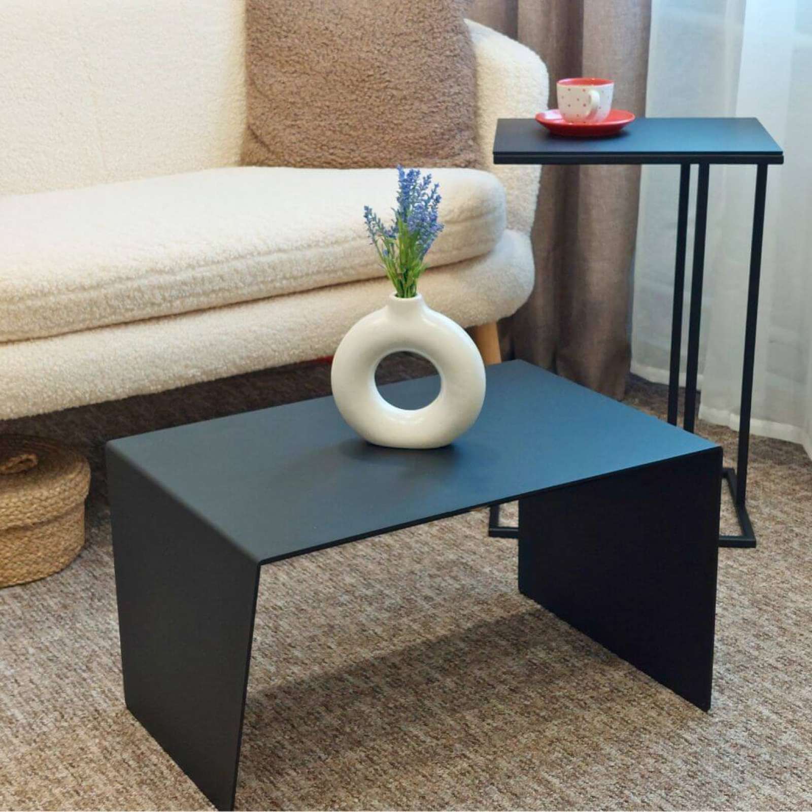 Minimalistinis šoninis staliukas SOLO-1