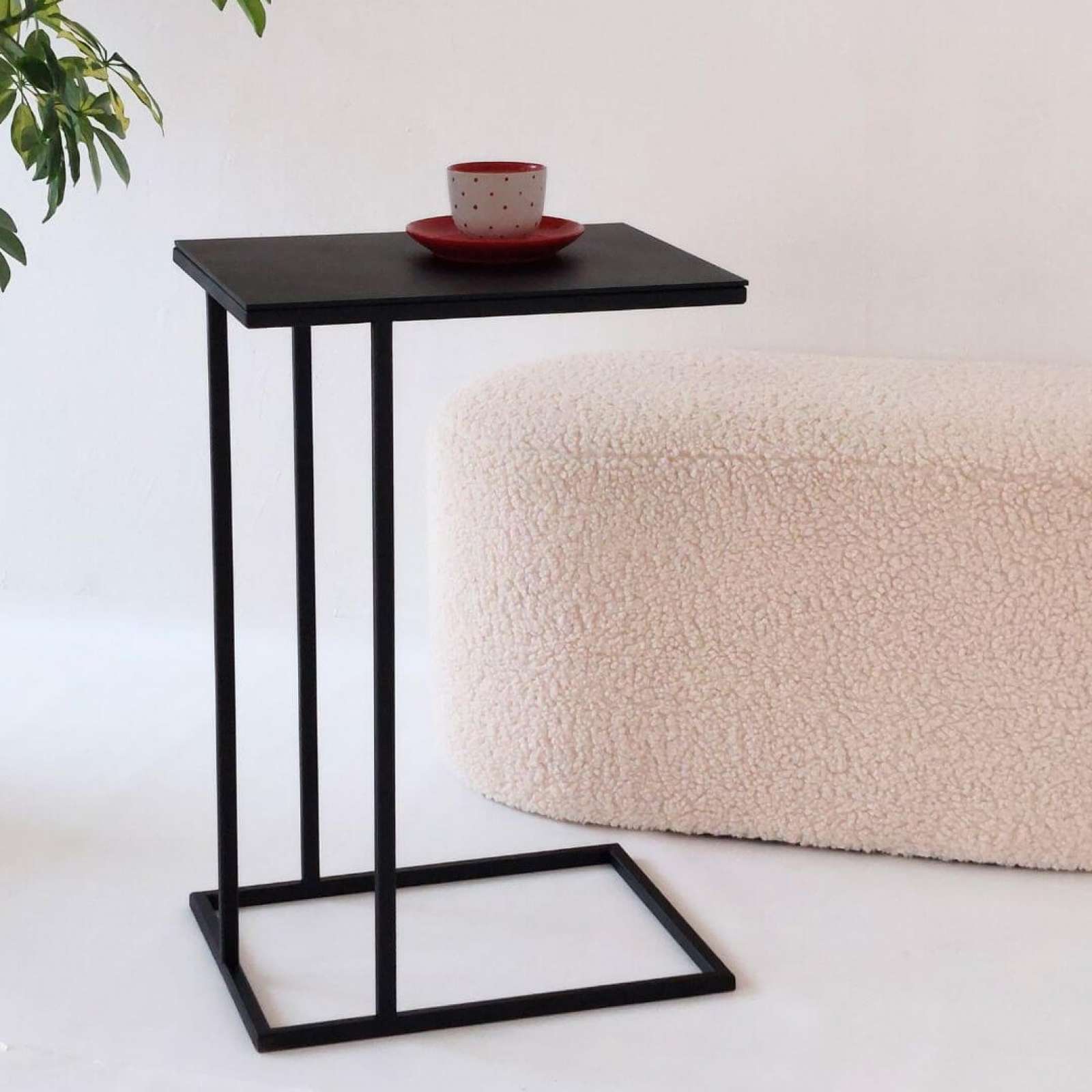 Minimalistinis šoninis staliukas SOLO-1