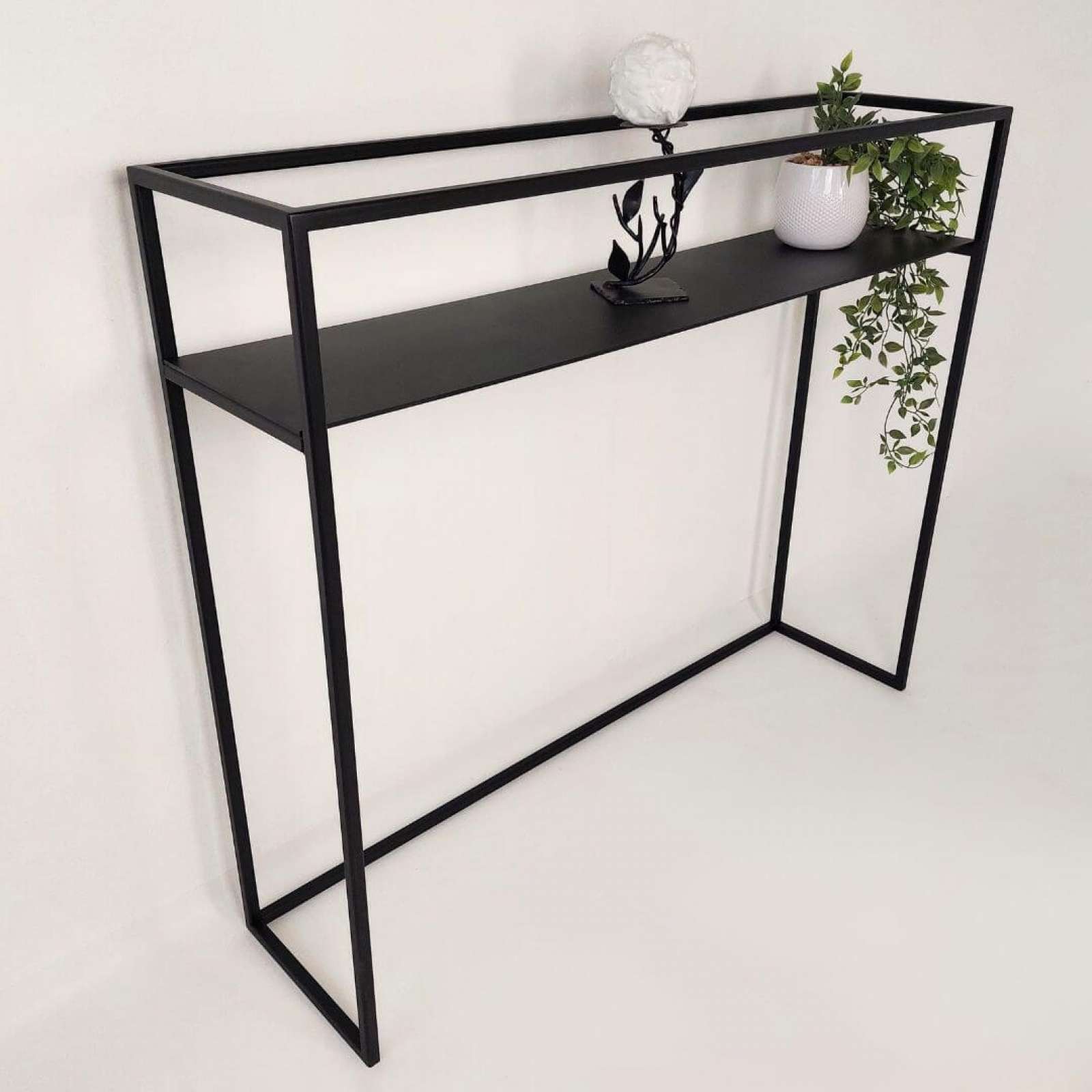 Minimalistinė konsolė GAMA-1