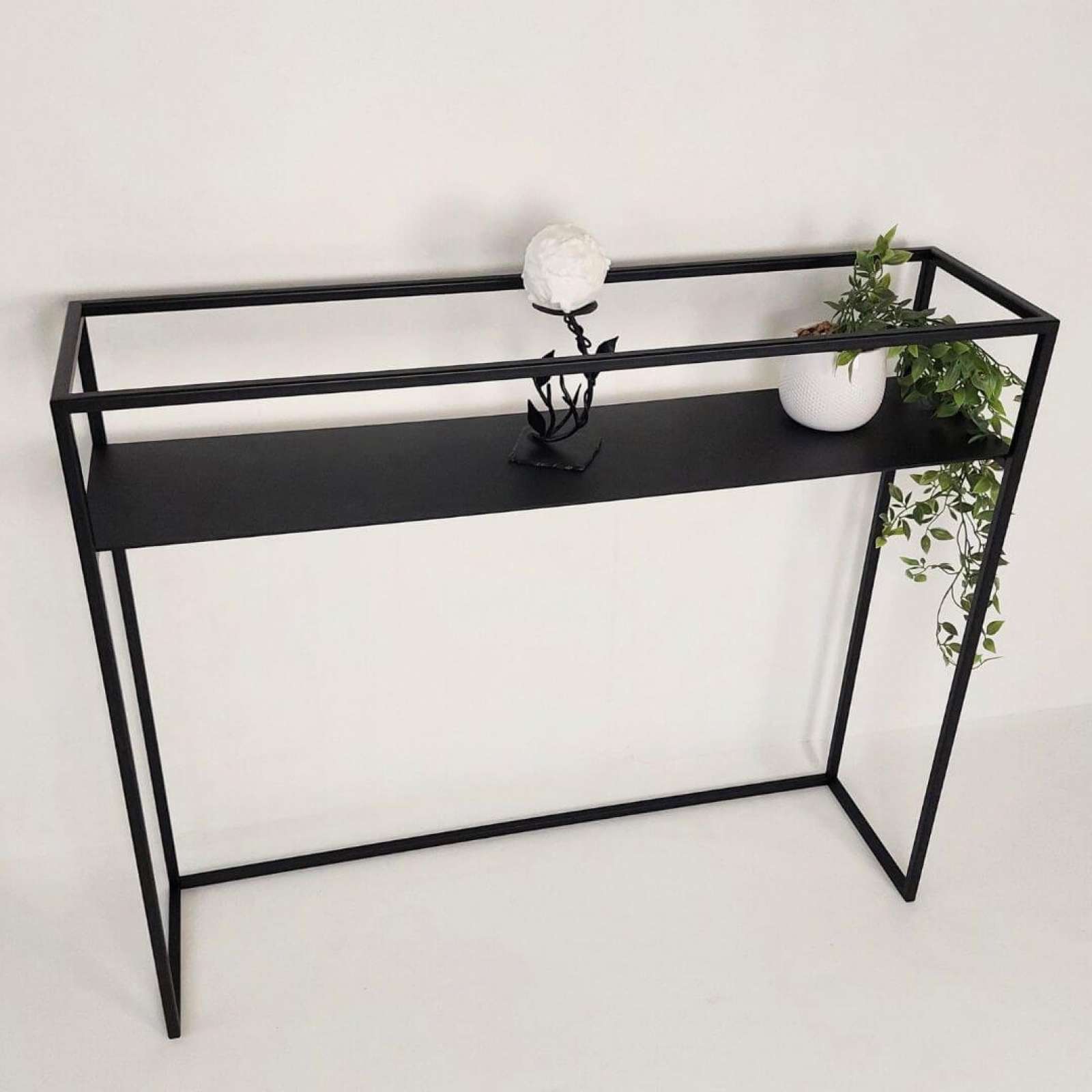 Minimalistinė konsolė GAMA-1