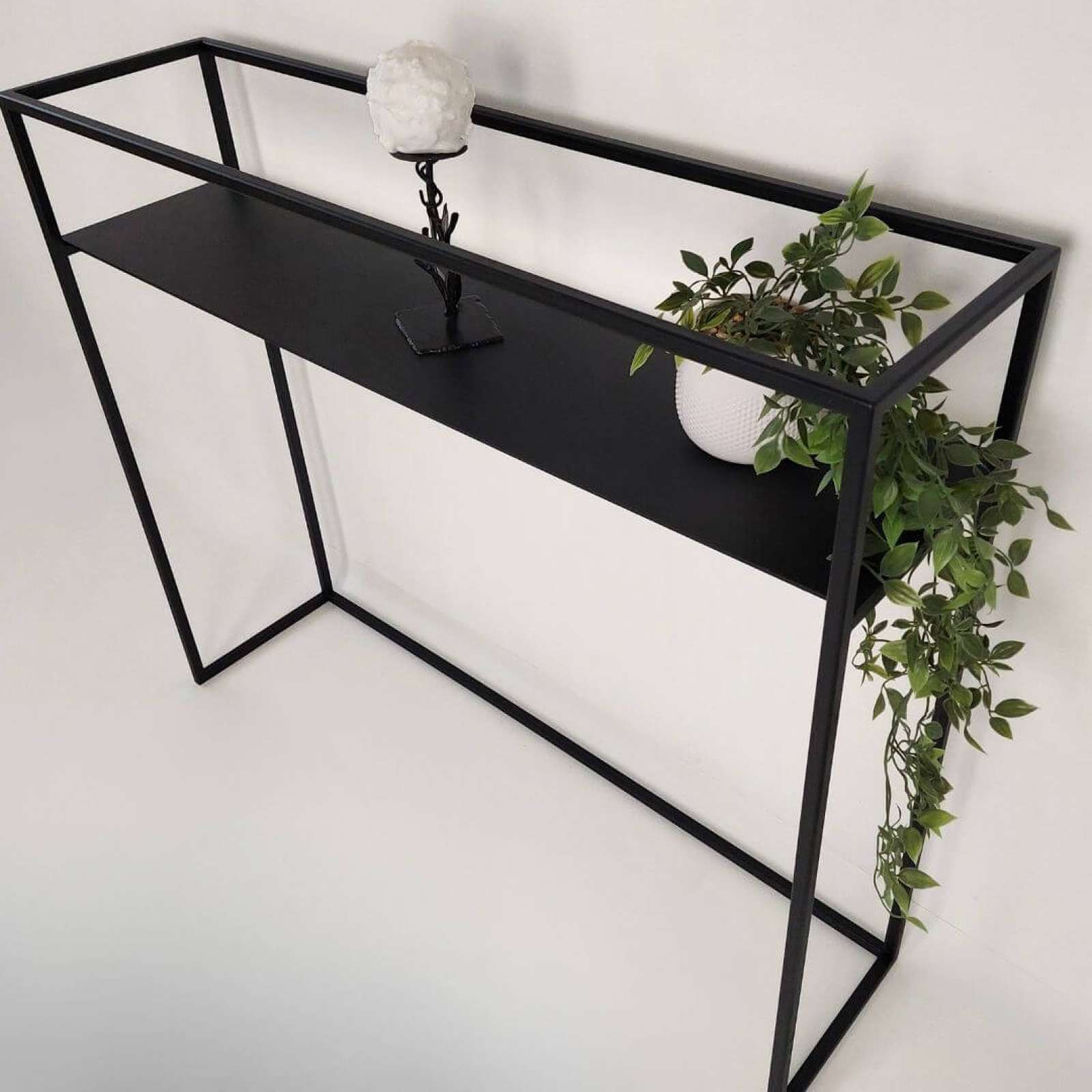 Minimalistinė konsolė GAMA-1