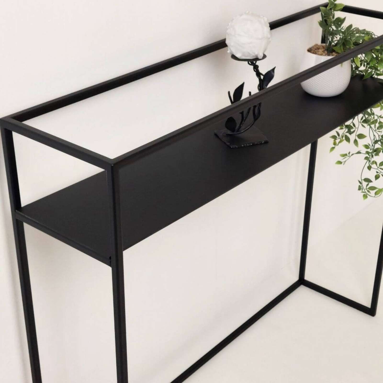 Minimalistinė konsolė GAMA-1